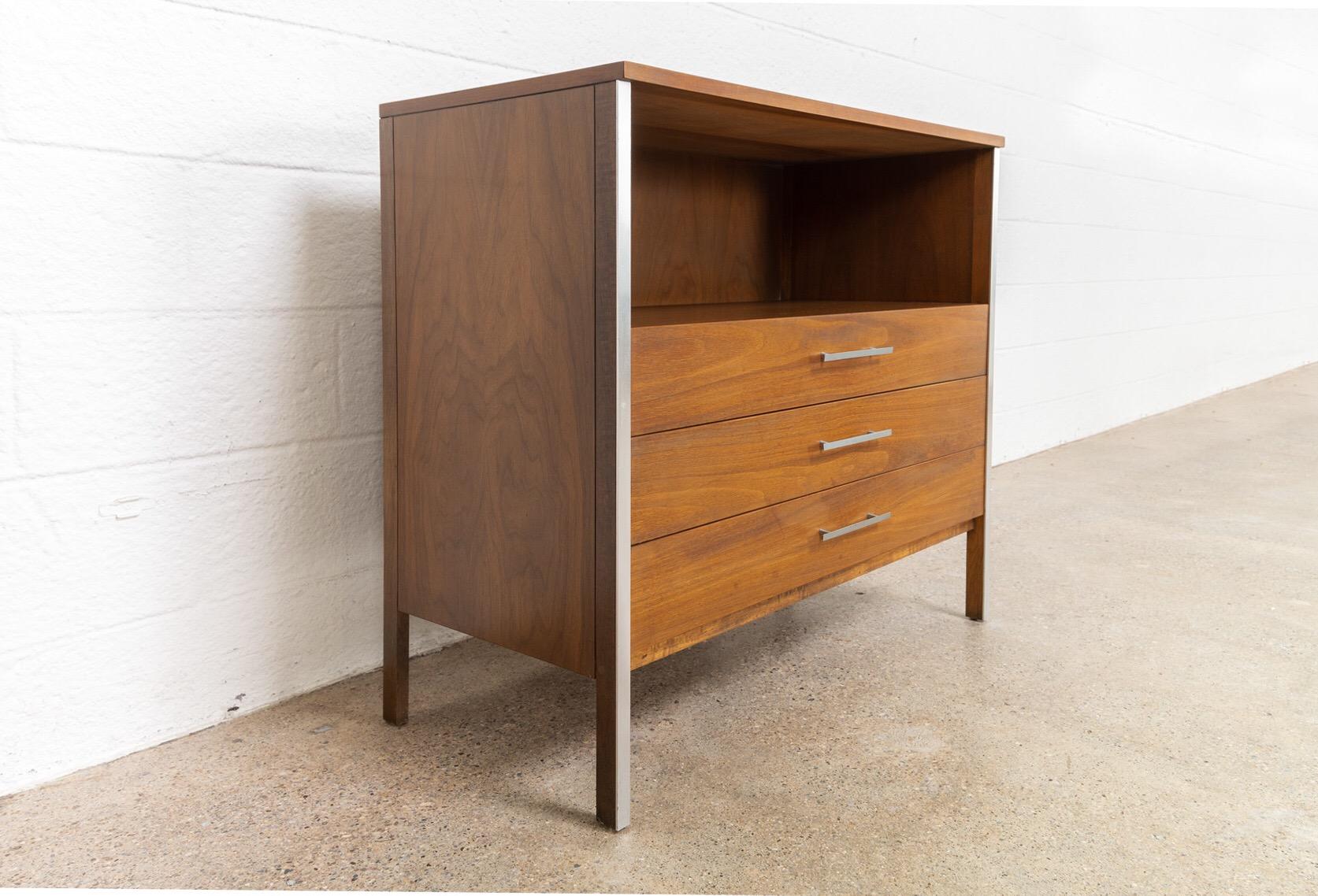 Mid-20th Century Midcentury Paul McCobb Linear Group for Calvin Chest of Drawers, 1950s For Sale