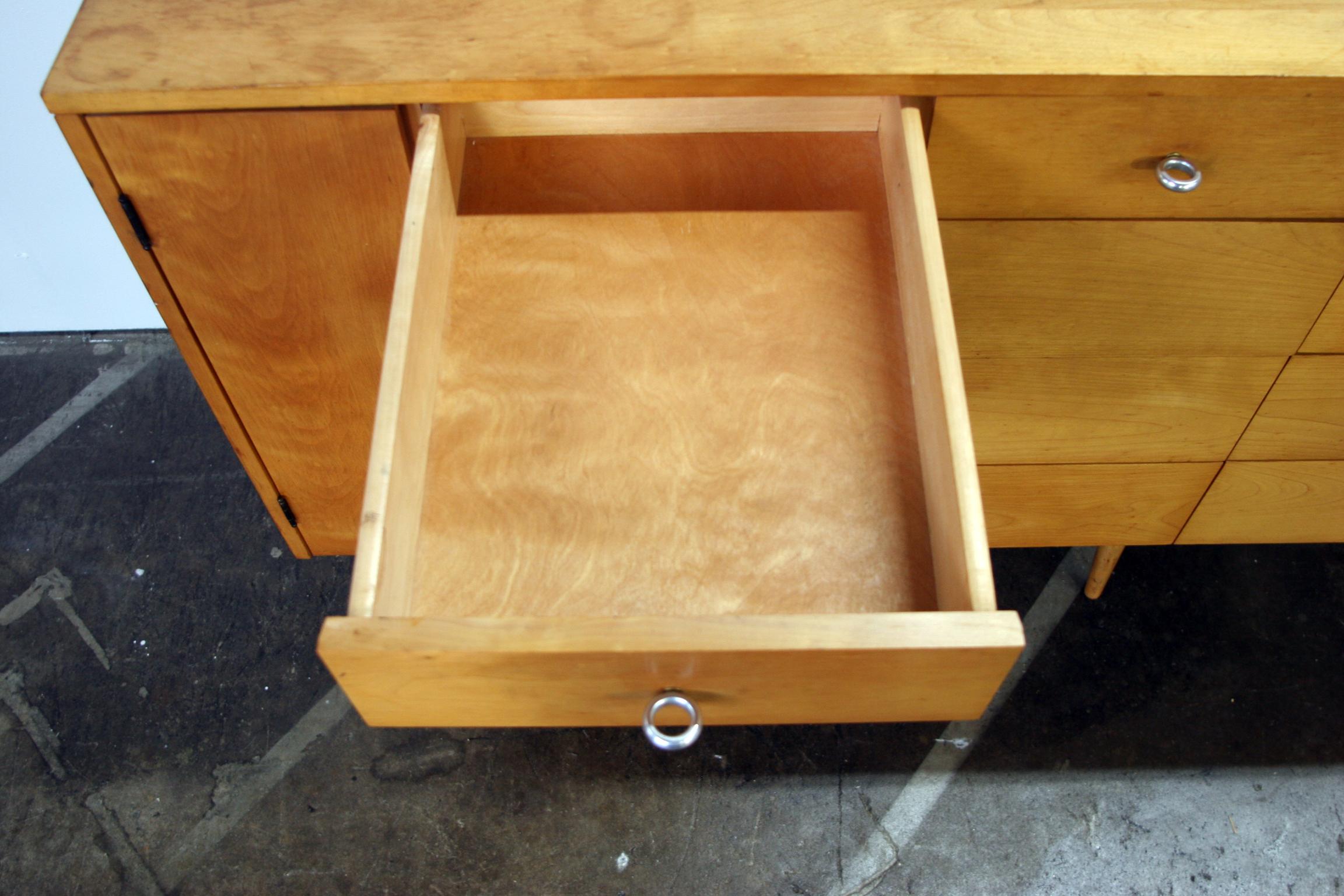 Midcentury Paul McCobb Maple 20-Drawer Dresser #1510 Blonde Ring Pulls In Good Condition In BROOKLYN, NY