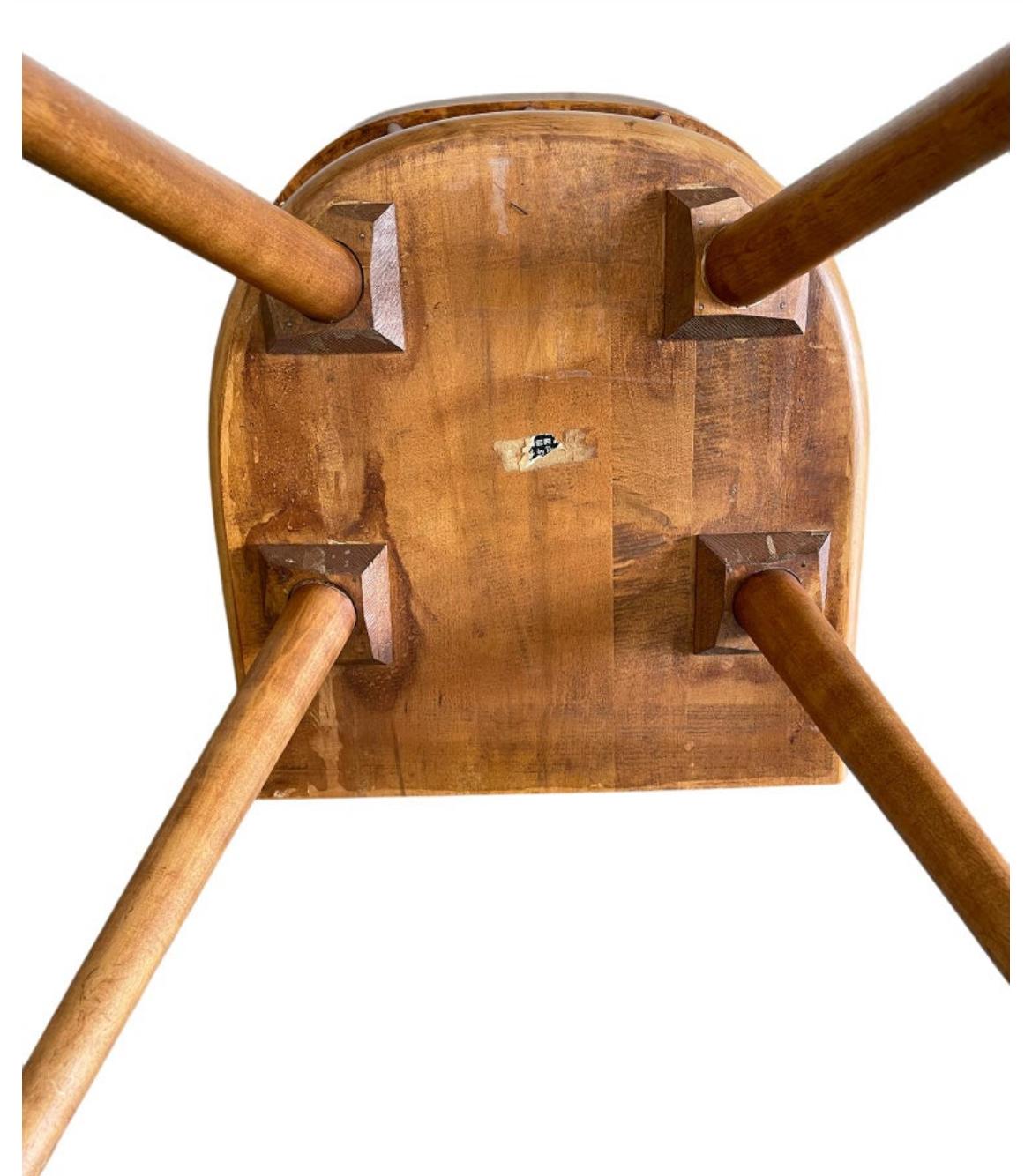 Mid-Century Paul McCobb Planner Group Dining Chairs Maple Spindle Back Chairs In Good Condition In BROOKLYN, NY