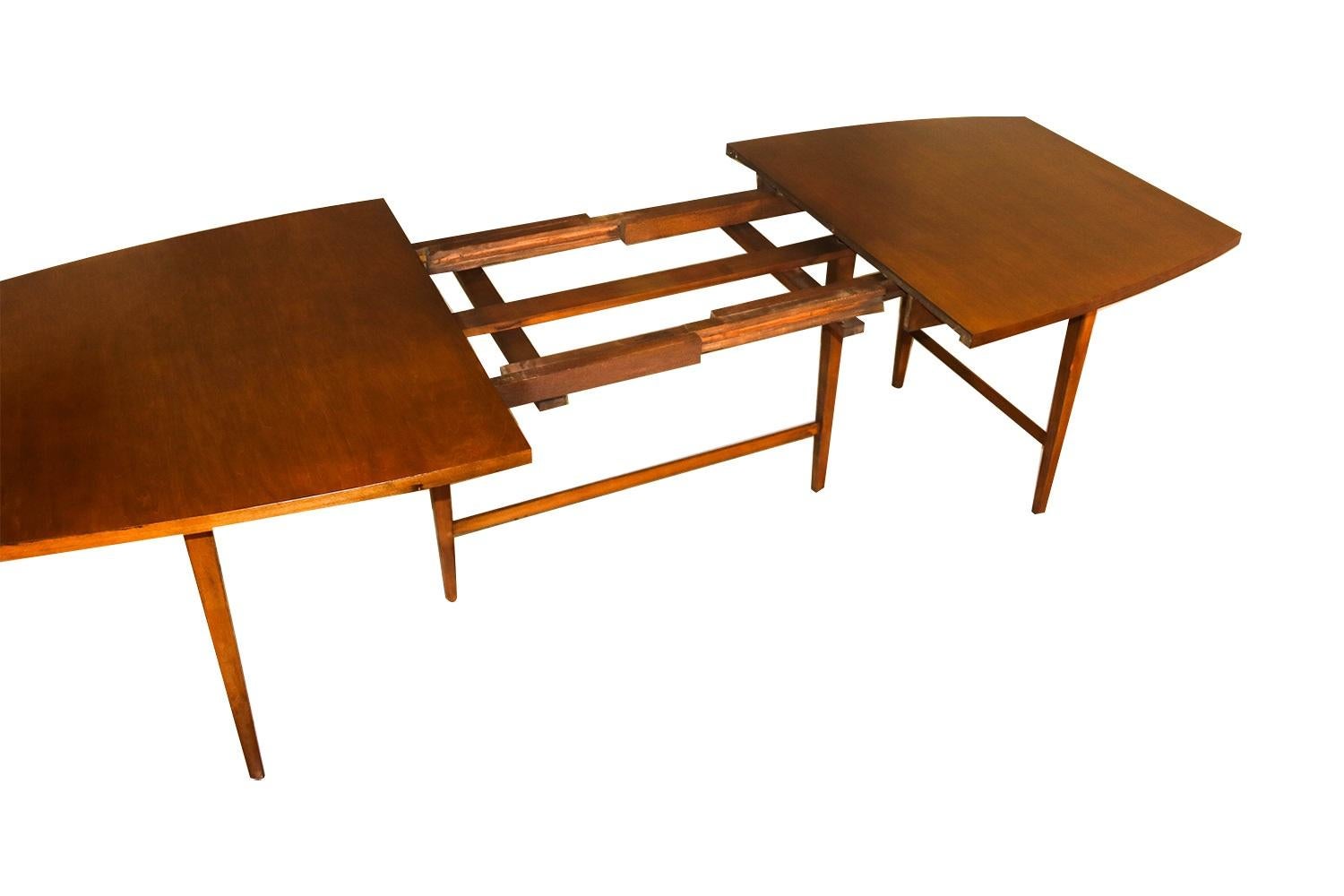 Mid-20th Century Midcentury Paul McCobb Planner Group Extendable Dining Table