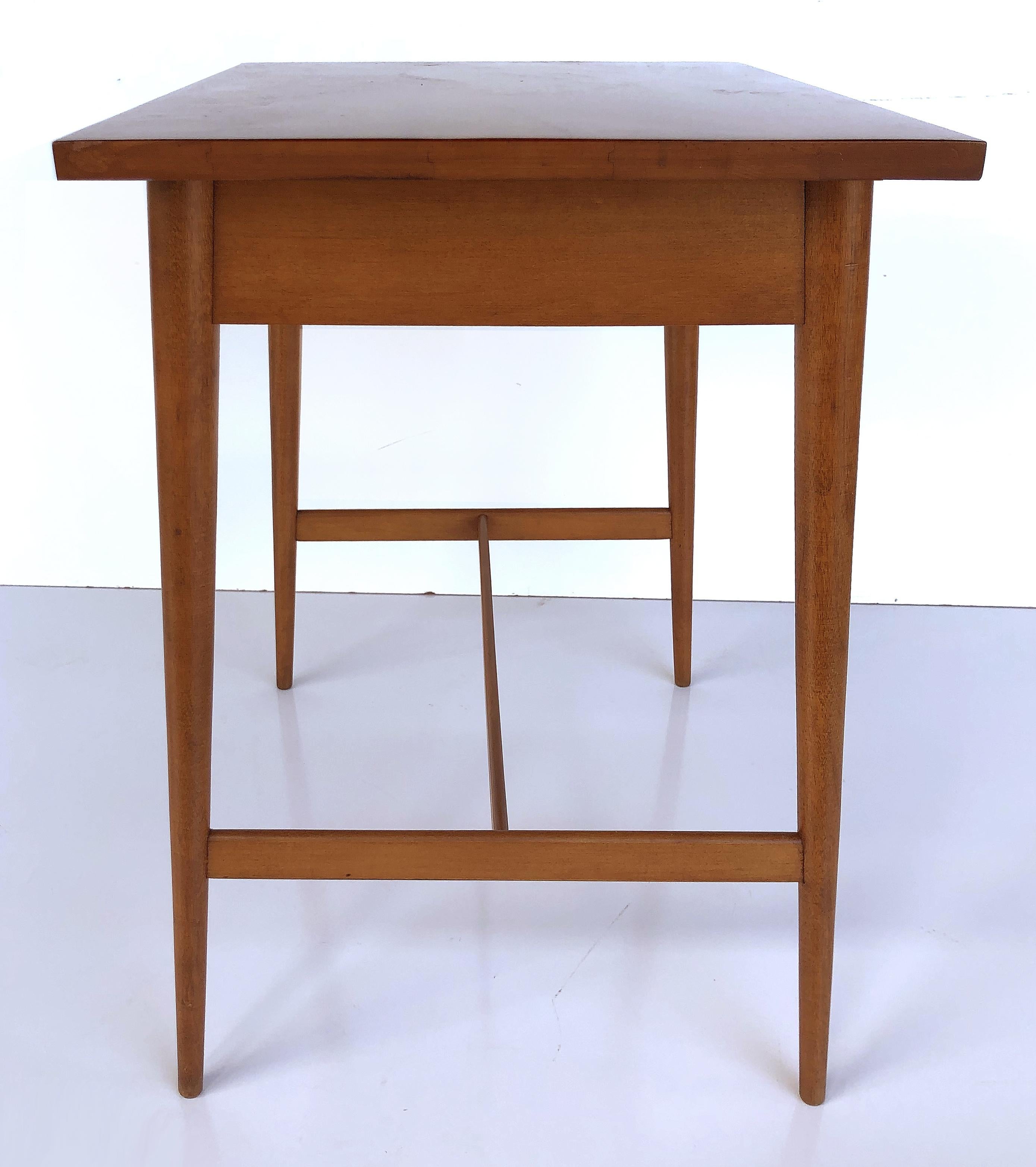 Midcentury Paul McCobb Planner Group nightstand, Model 1586

Offered for sale is a Mid-Century Modern Paul McCobb nightstand for the Planner Group. The nightstand is model #1586 and has recently been refinished in a blonde hue with the iconic