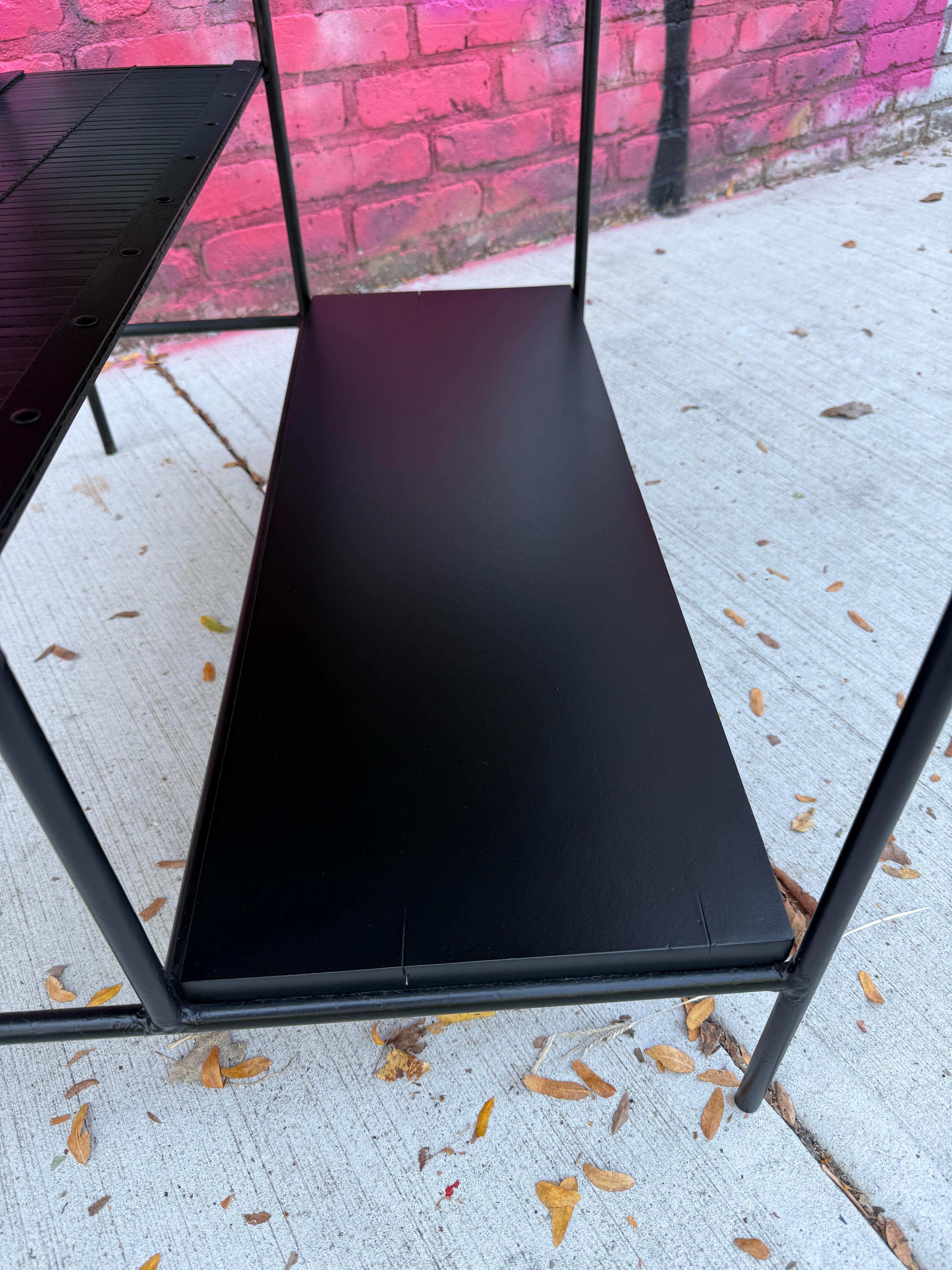 Acier Mid century Paul McCobb Planner Group Side Table 1578 Iron All Black en vente