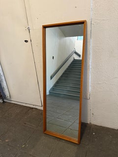 Miroir mural étroit en érable massif du milieu du siècle de Paul McCobb Planner Group