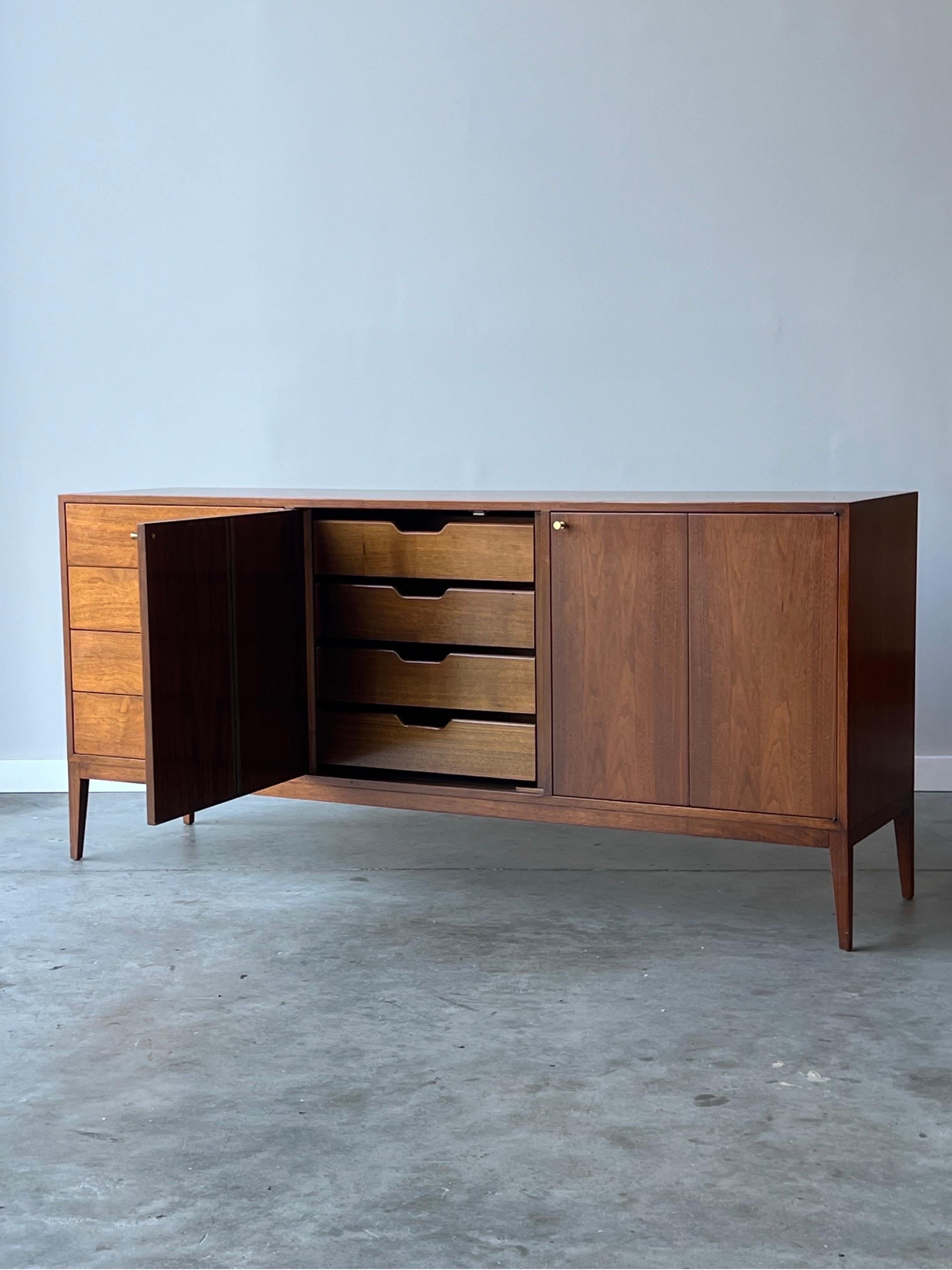 American Mid-Century Paul McCobb Style Dresser For Sale