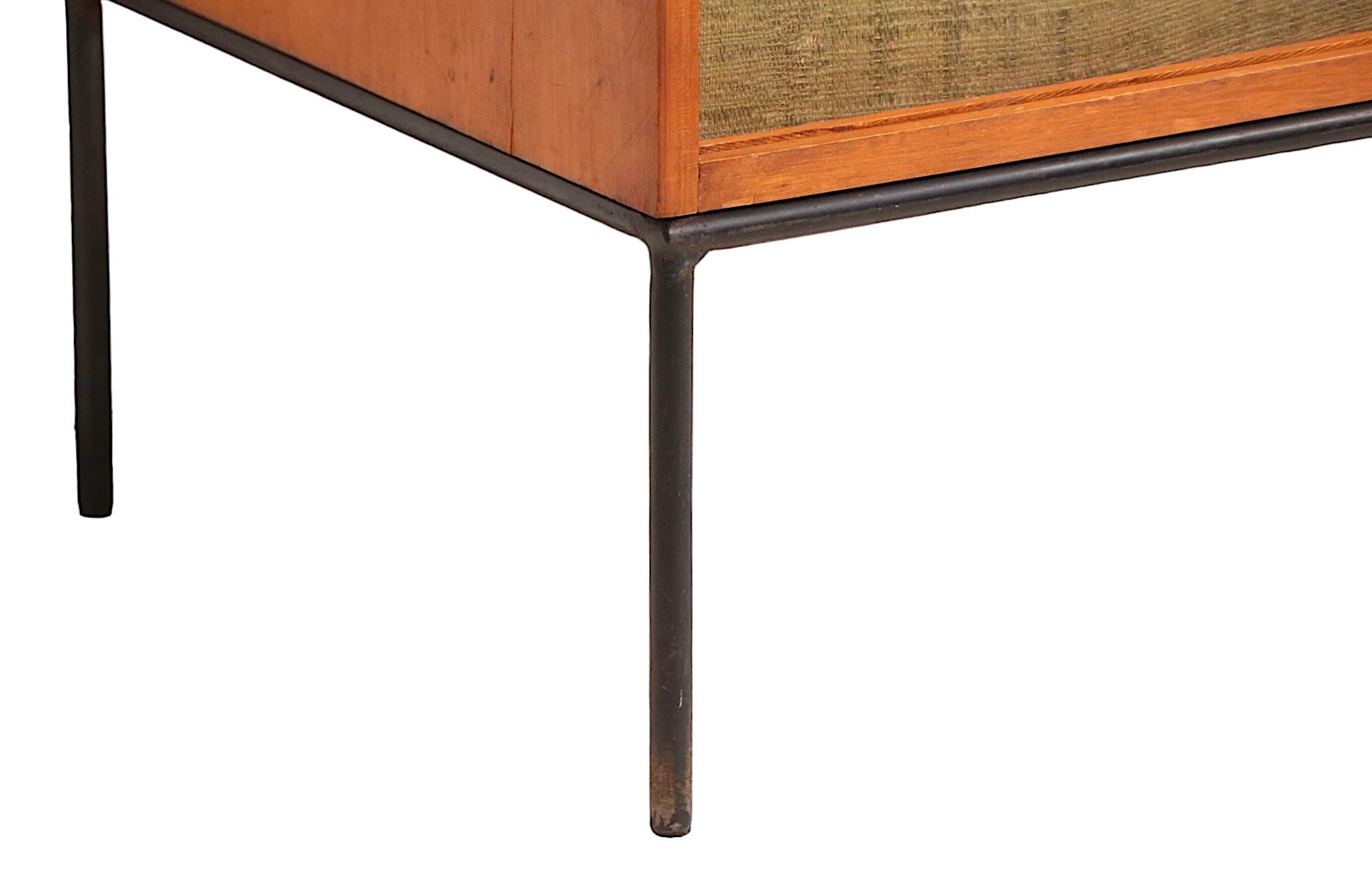 Mid Century Paul McCobb Winchendon  Planner Group Cabinet c. 1950's  In Good Condition For Sale In New York, NY