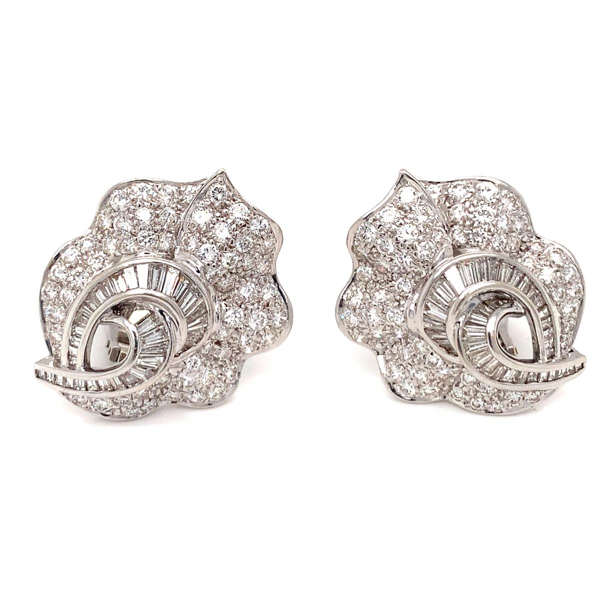 Mid-Century Pave Diamond 18k White Gold Earrings, circa 1950s In Good Condition For Sale In Beverly Hills, CA