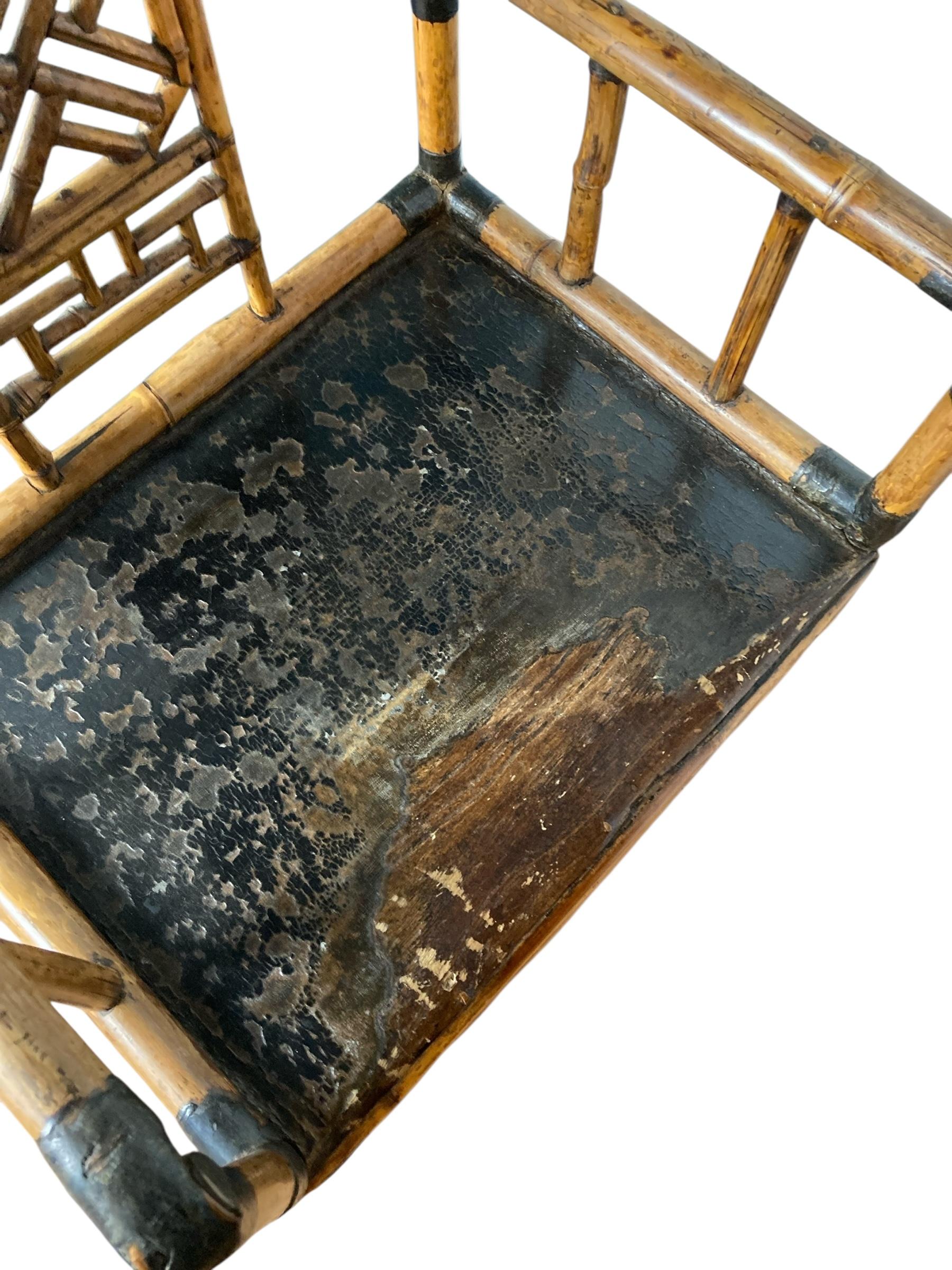 Britannico Poltrona o poltroncina in bambù Pavillion Chinoiserie di metà secolo in vendita