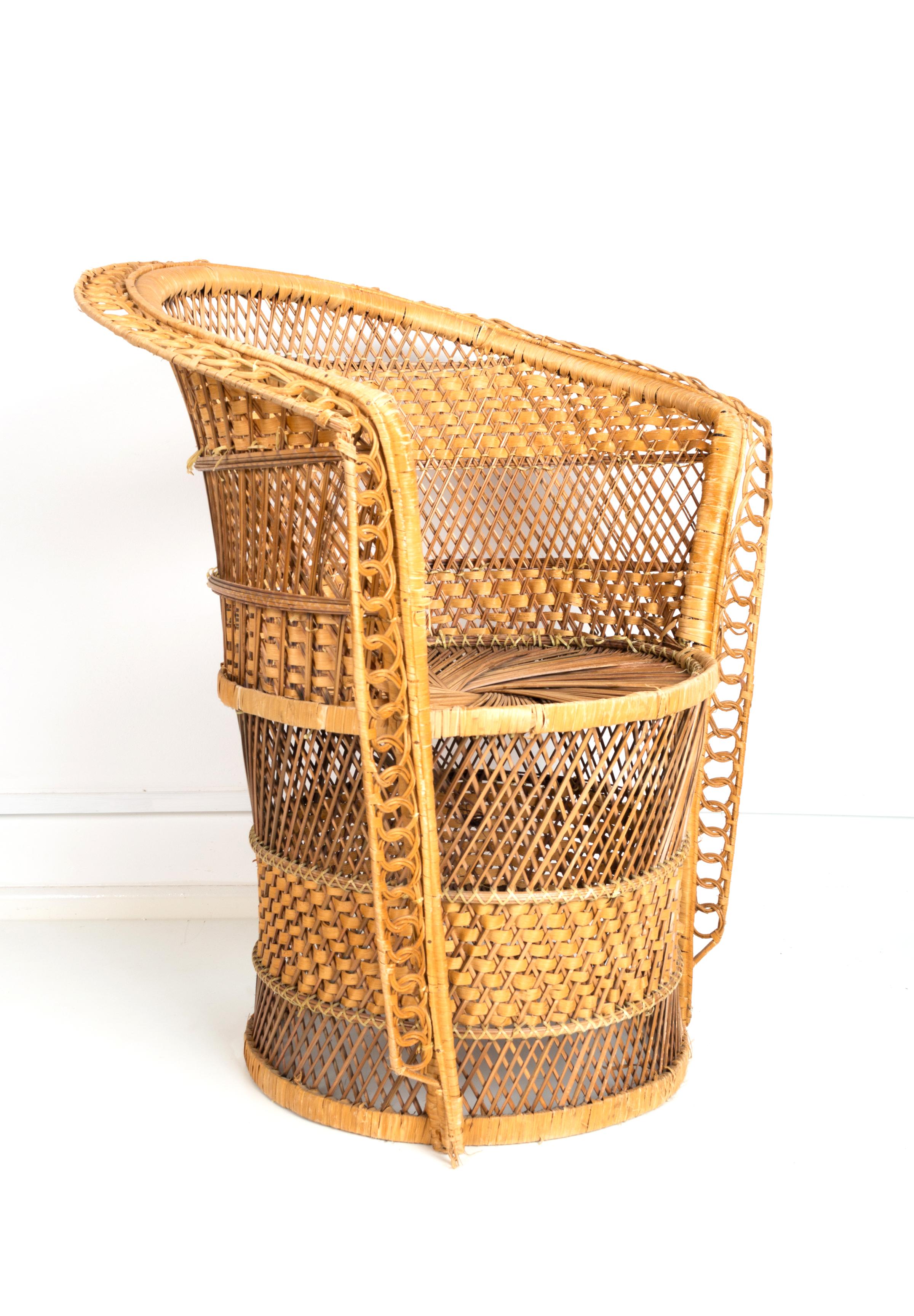 Mid century Peacock Barrel wicker rattan chair. C.1960 Italy

In good condition, with general signs of wear commensurate with age, please see photos.