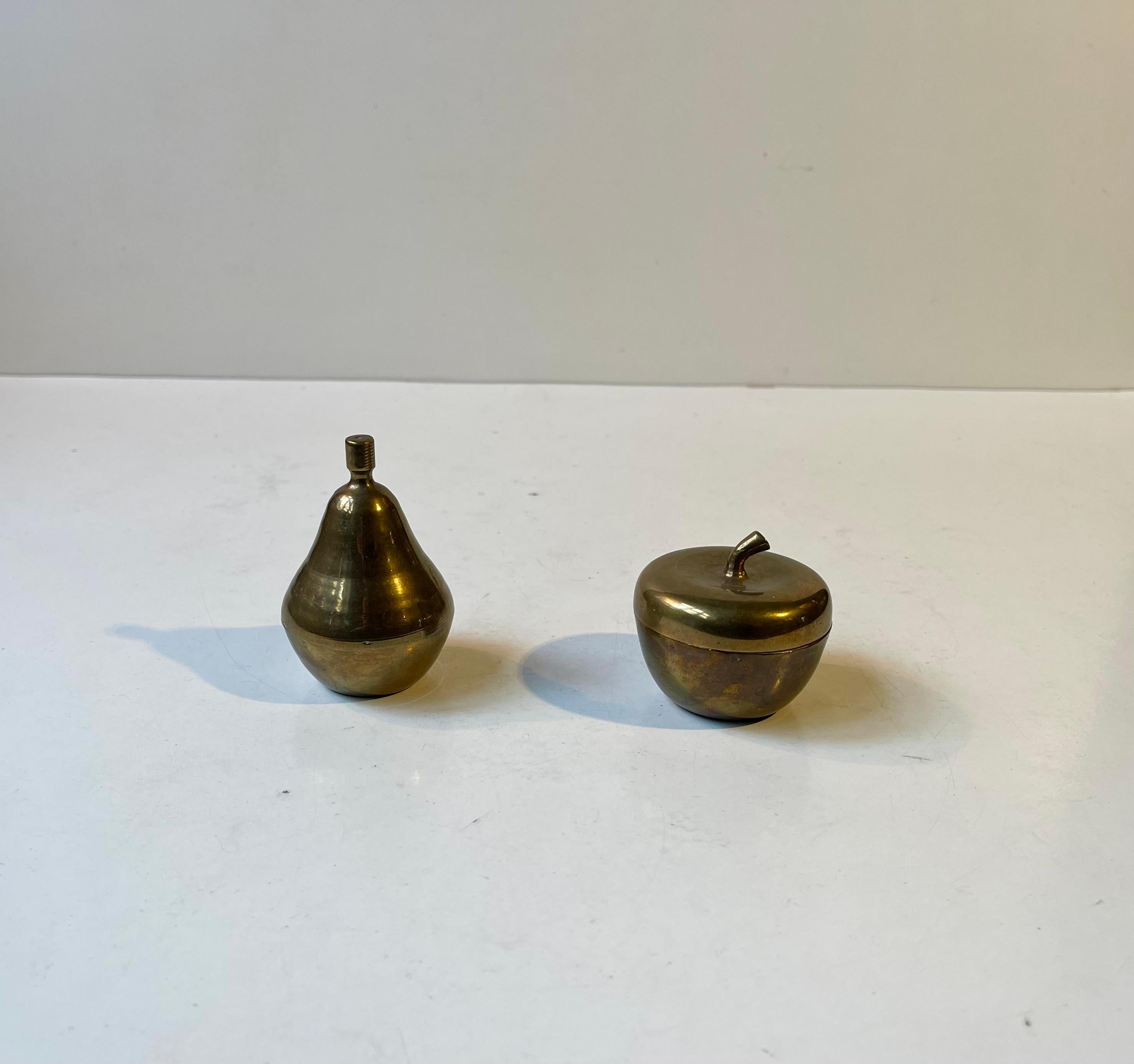 Mid-century Pear & Apple Lidded Jars in Patinated Brass In Good Condition For Sale In Esbjerg, DK