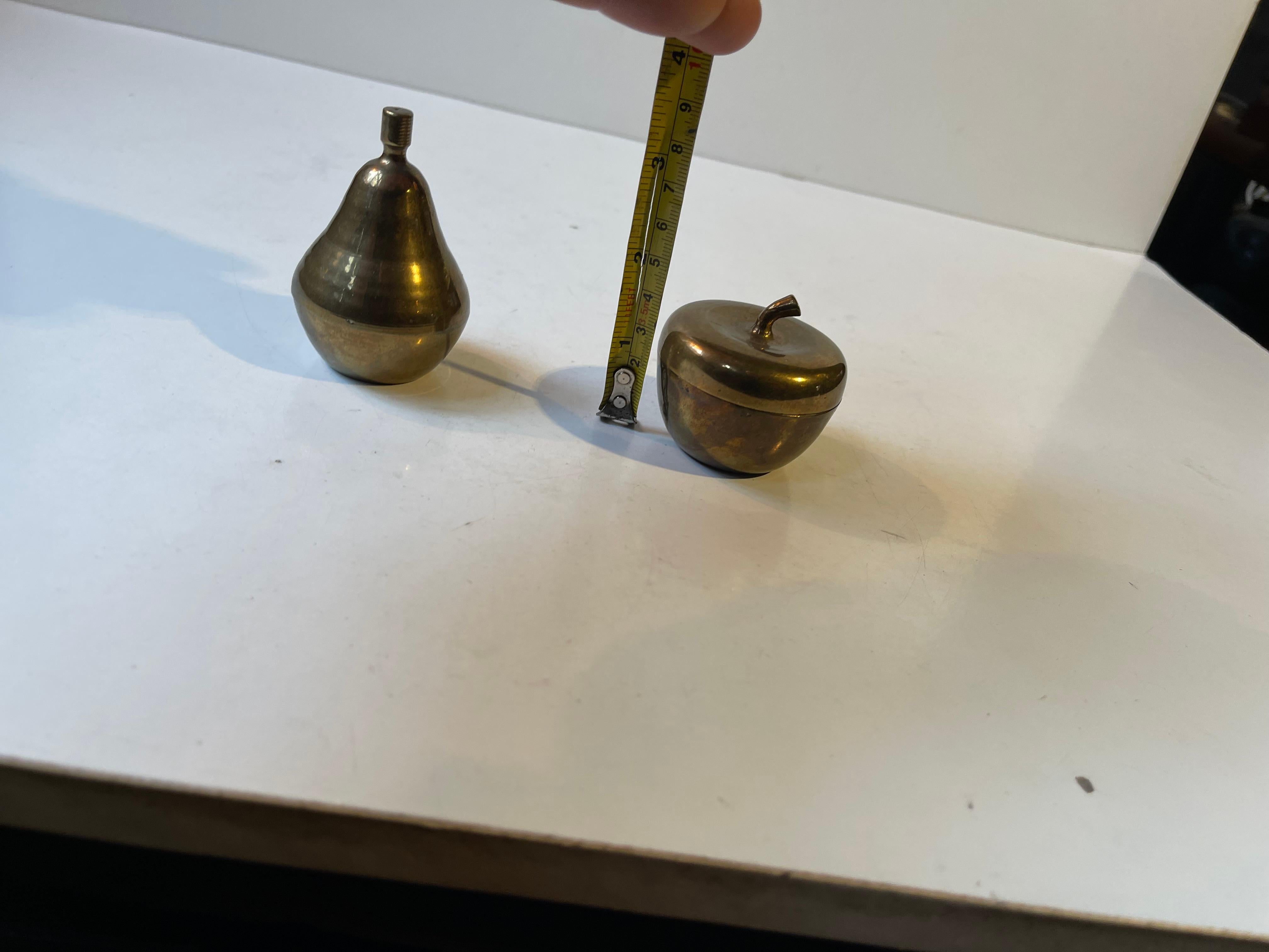 Mid-century Pear & Apple Lidded Jars in Patinated Brass For Sale 2