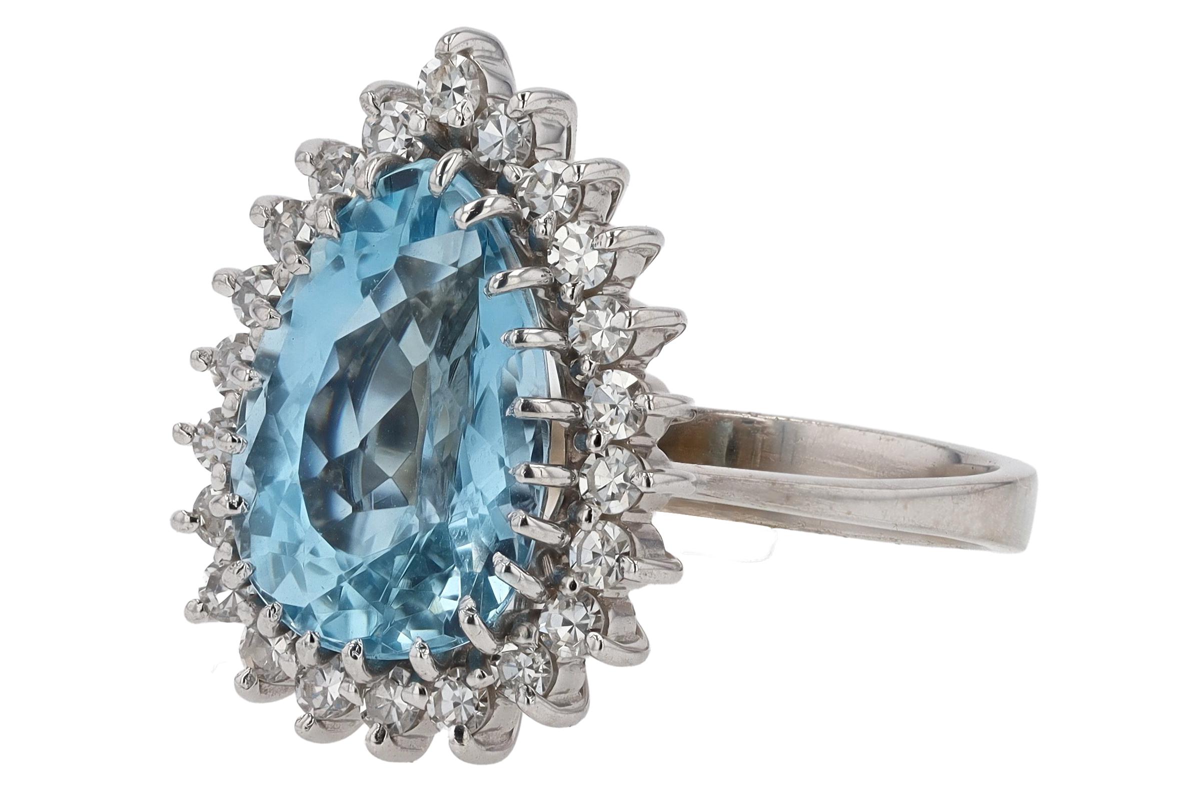 Mid Century Pear Cut 4.25 Carat Aquamarine & Diamond Ring In Good Condition For Sale In Santa Barbara, CA