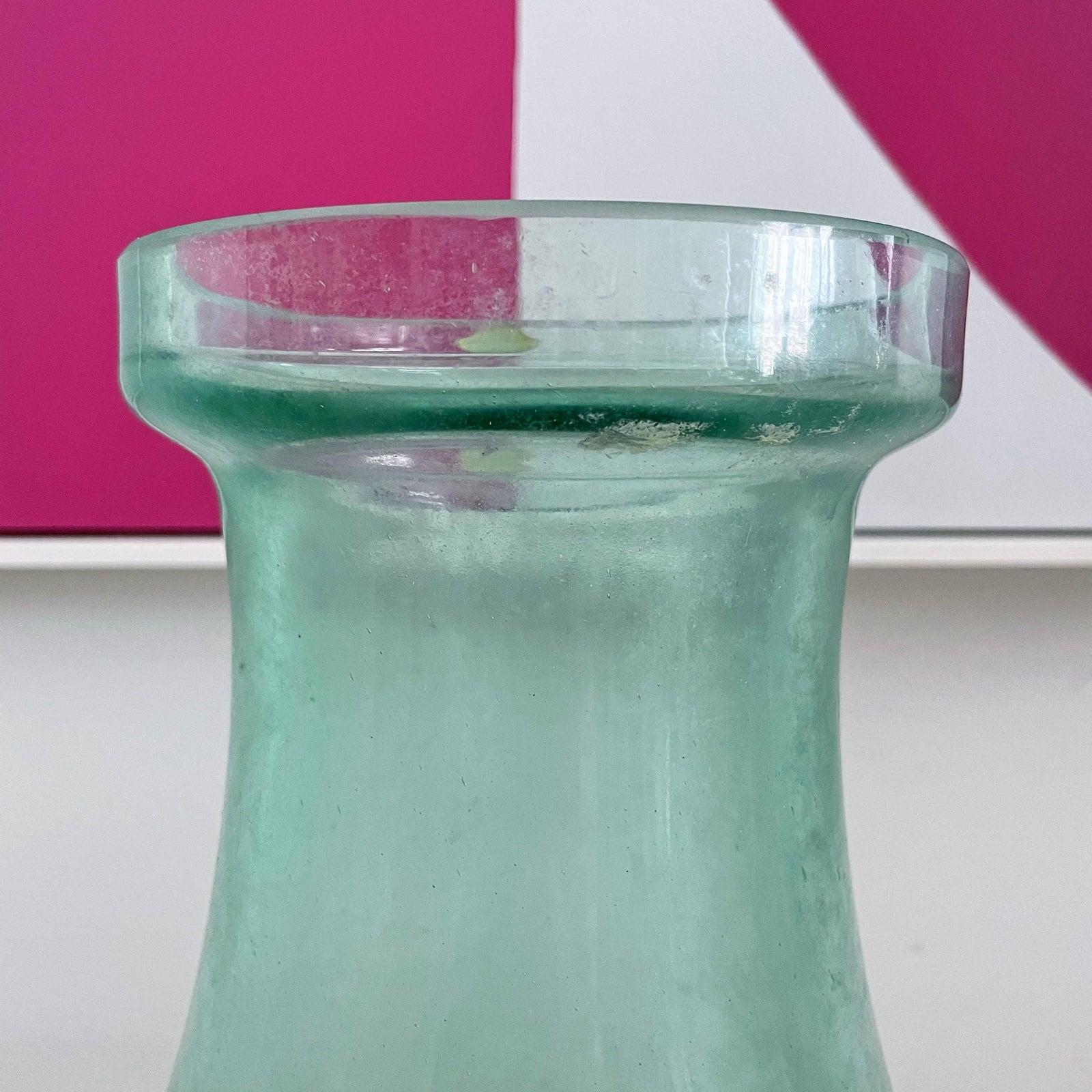 Mid Century Pear Shaped Green Seguso Scavo Murano Glass Vase In Good Condition In West Palm Beach, FL