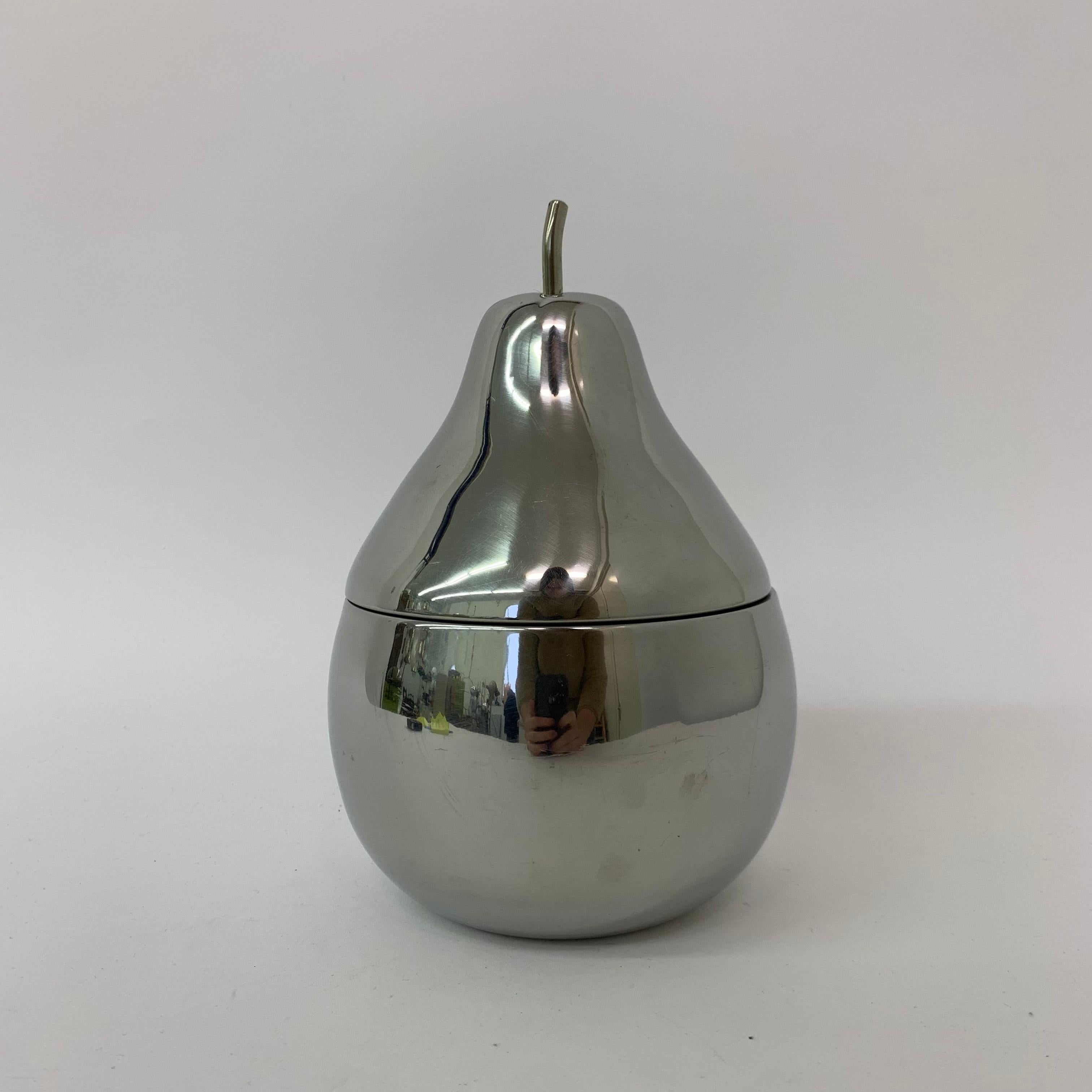Mid-century pear shaped ice bucket , 1970’s In Good Condition In Delft, NL