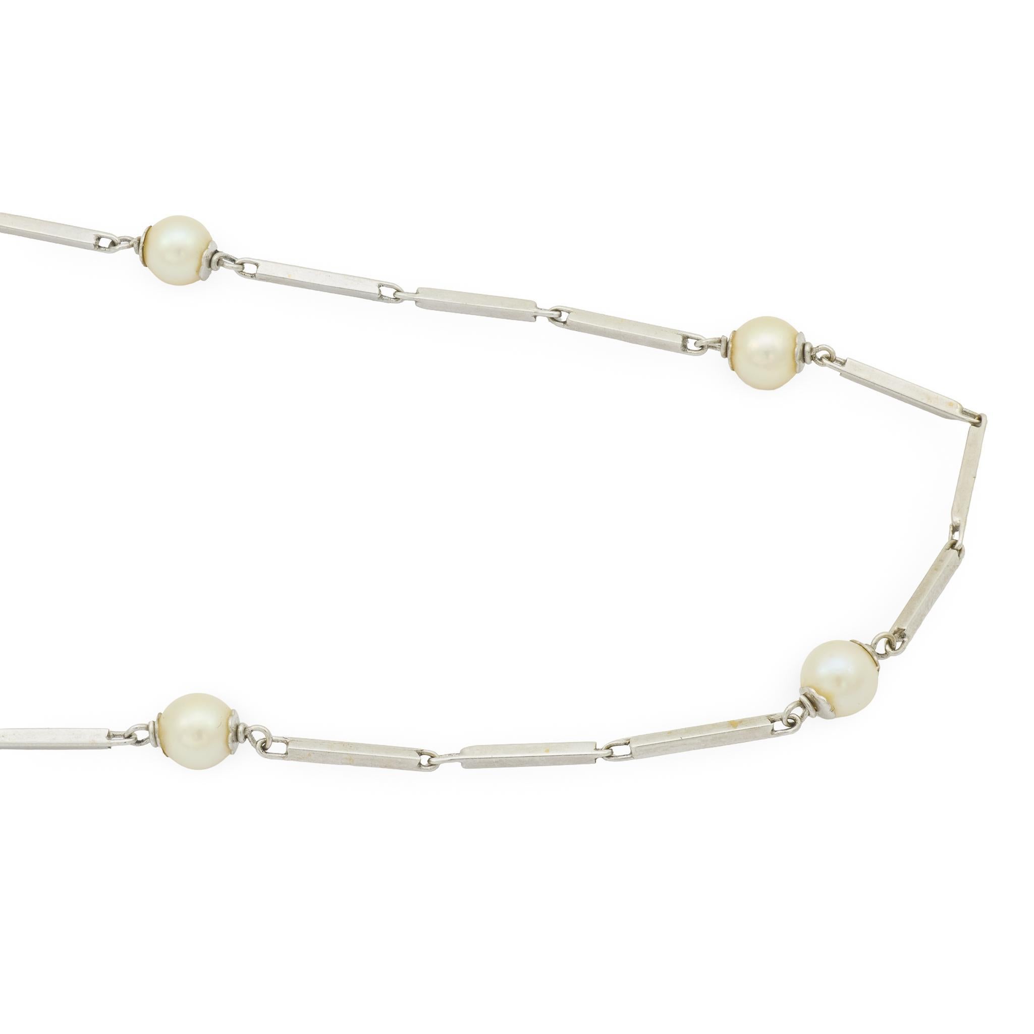 Contemporaneo Collana a maglie con perle in oro bianco 18 carati del Mid Century in vendita