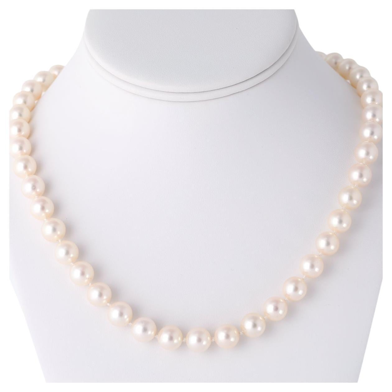 18k Yellow Gold and Pearl Necklace Strand with Certificate For Sale at