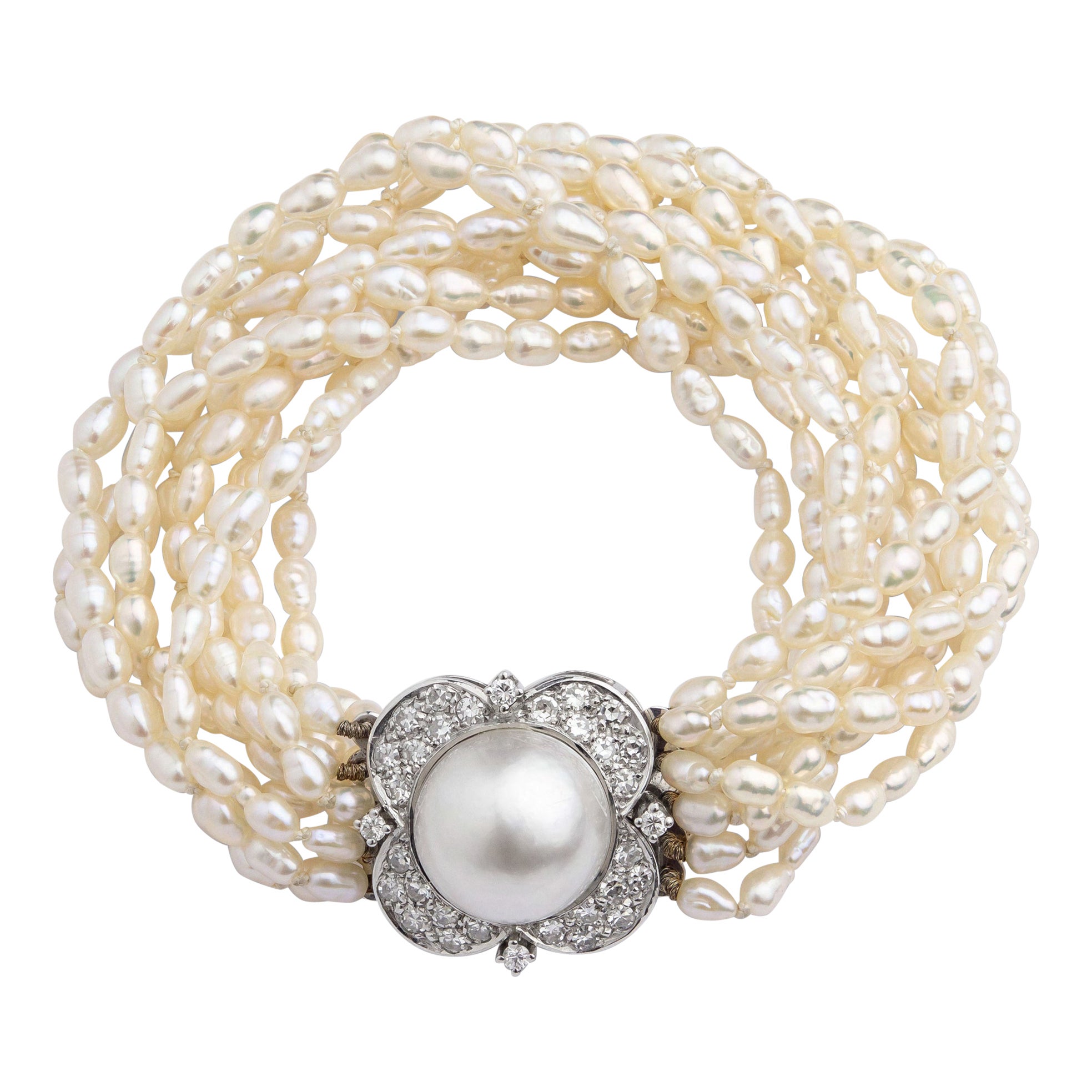 Pulsera de perlas de mediados de siglo con cierre de perlas mabe y diamantes