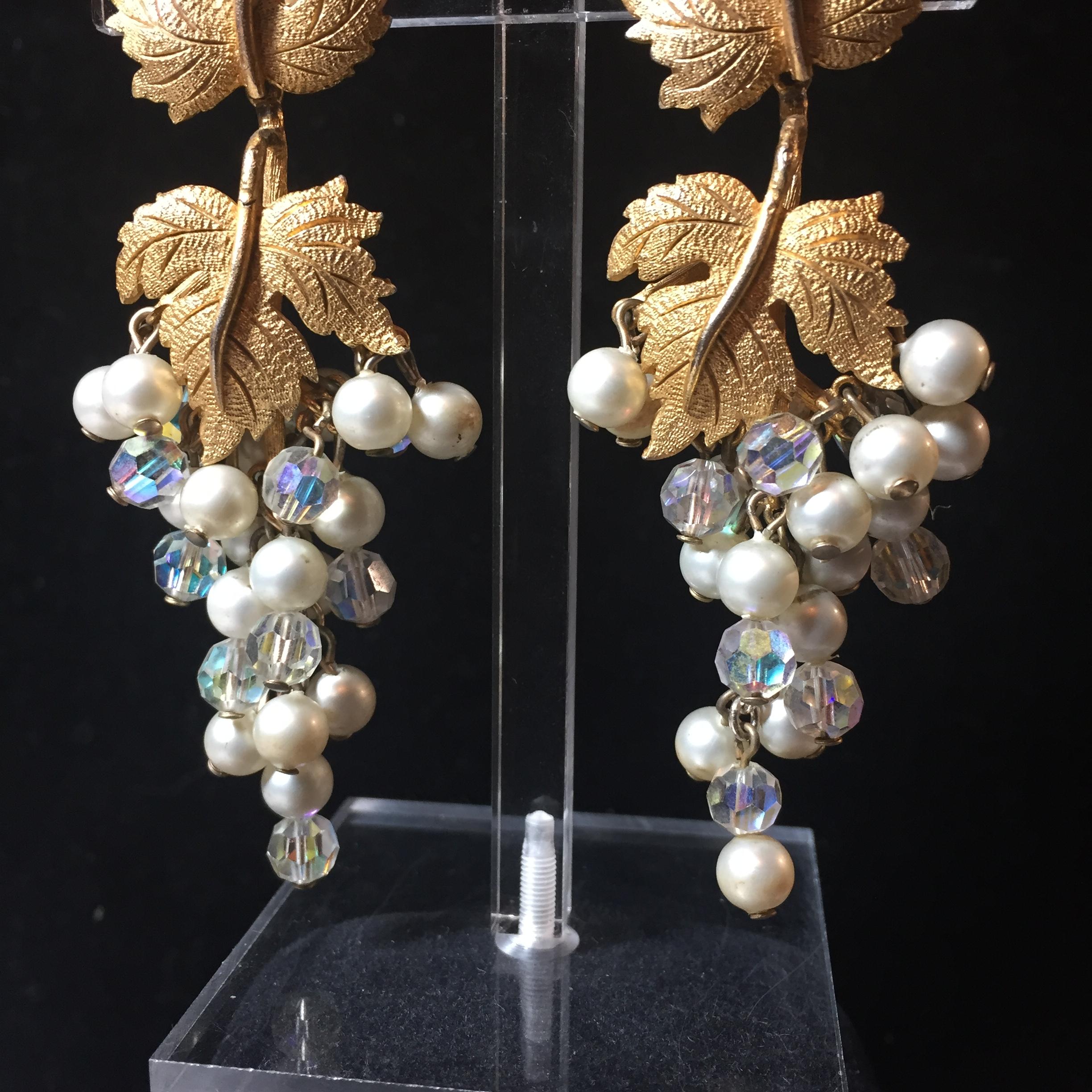 Mid-Century Pearl & Crystal Grape Motif Dangling Earrings, 1950s For Sale 6