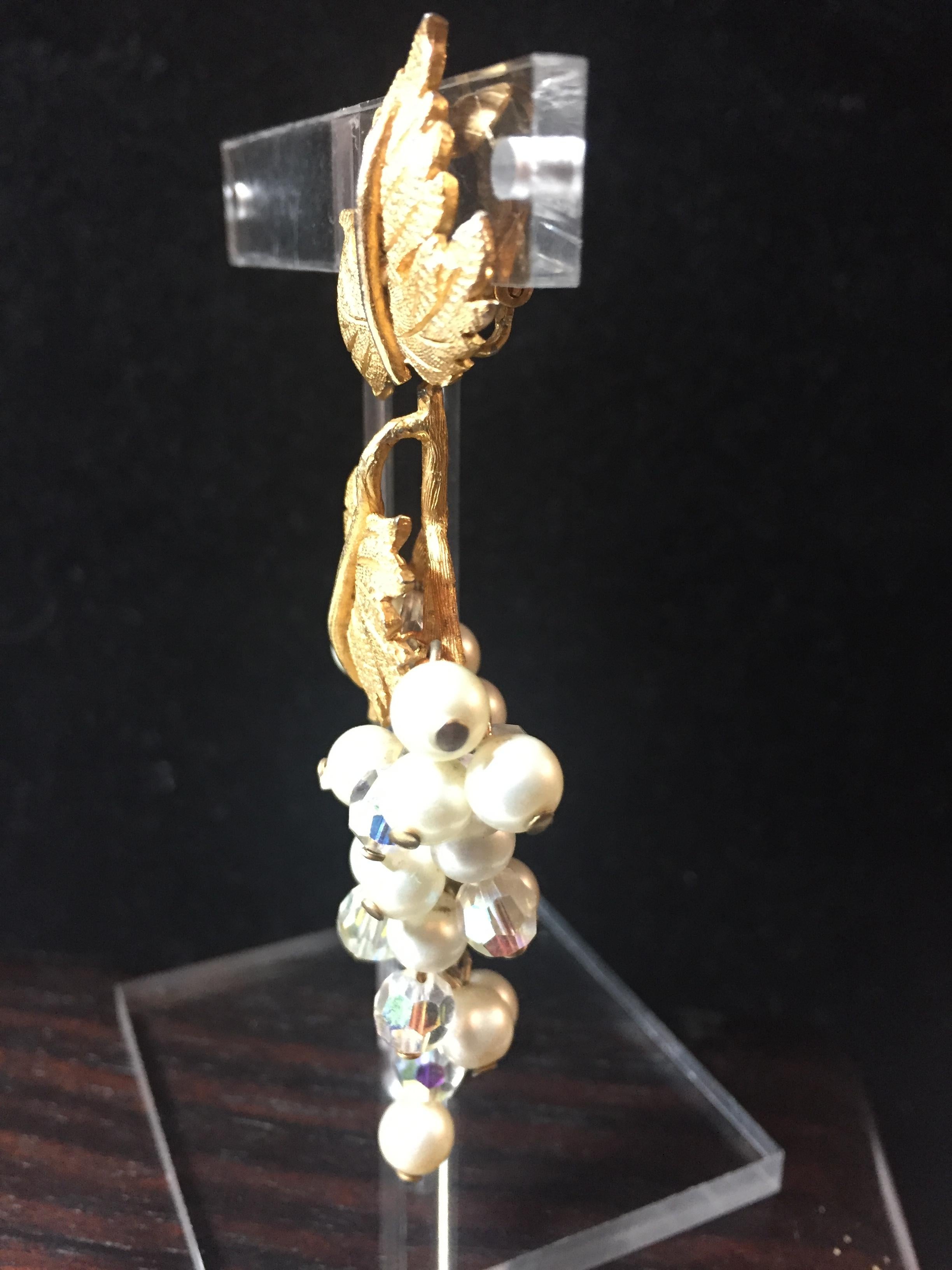 Mid-Century Pearl & Crystal Grape Motif Dangling Earrings, 1950s For Sale 4