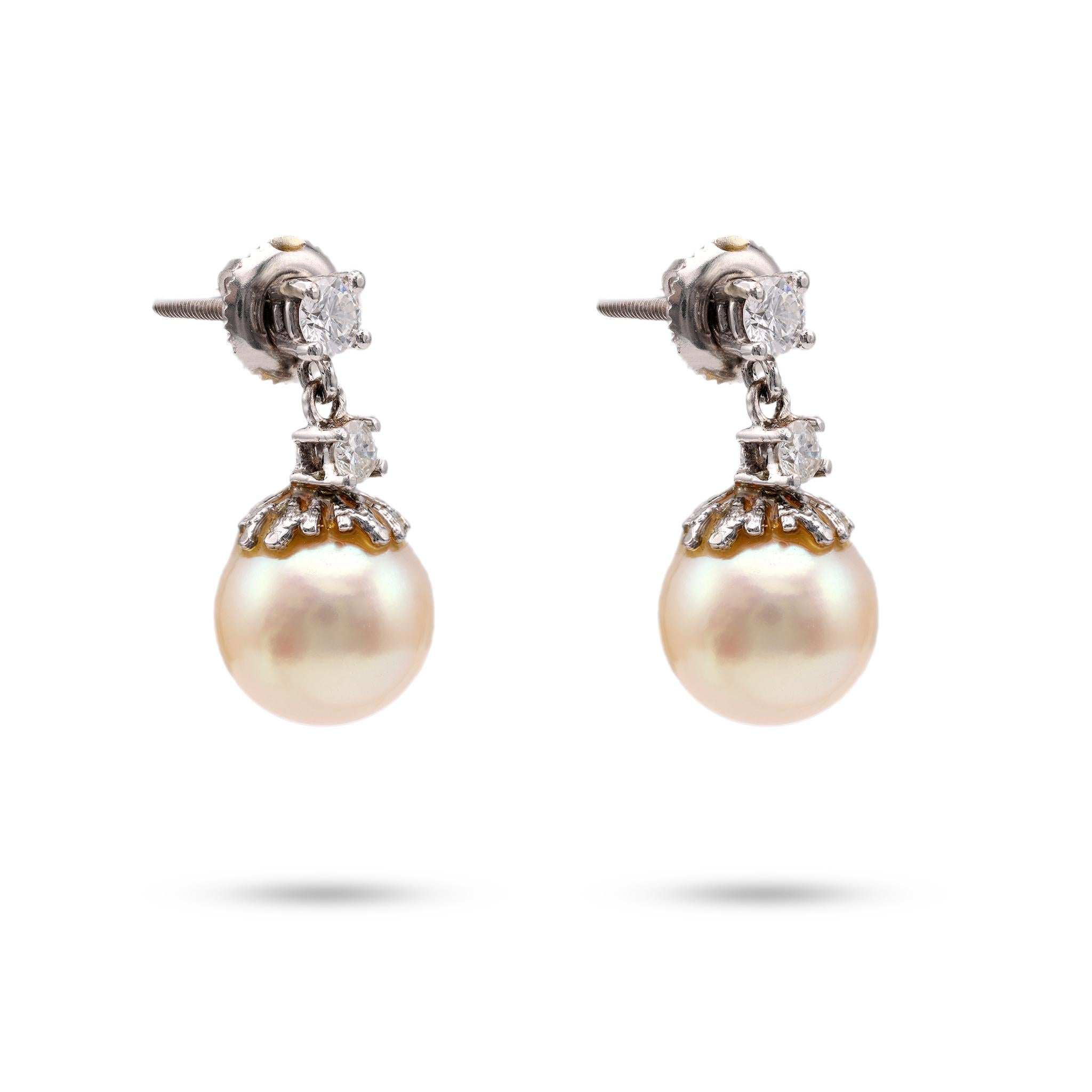 Boucles d'oreilles en or blanc 14k perles et diamants Mid-Century Bon état - En vente à Beverly Hills, CA