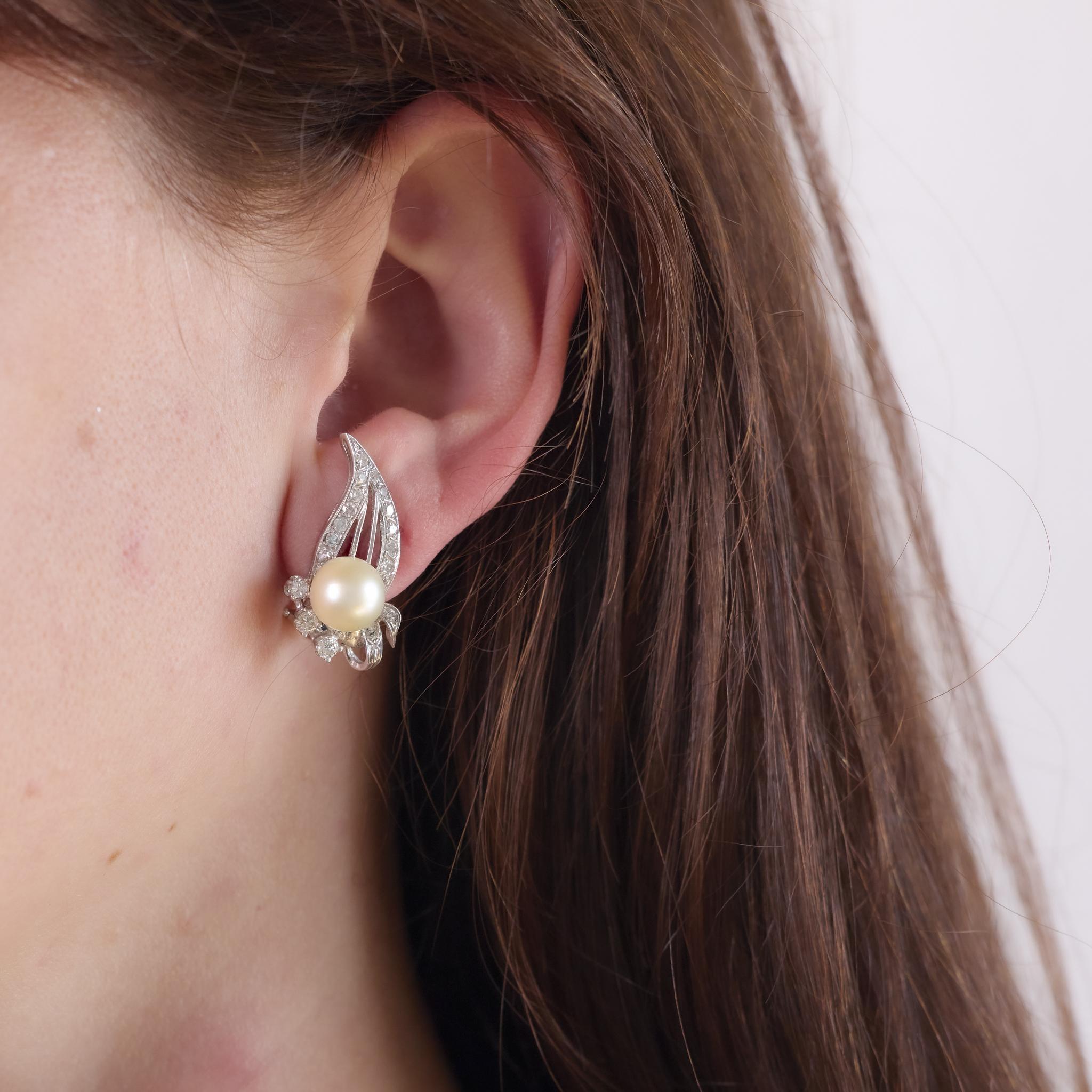 Mid Century pearl diamond 14k white gold earrings im Zustand „Gut“ im Angebot in Beverly Hills, CA