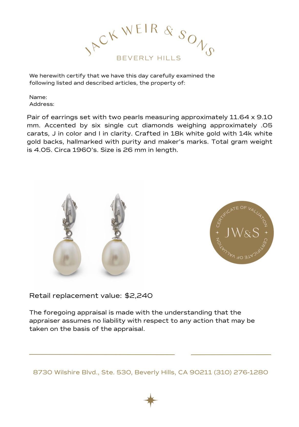 Boucles d'oreilles pendantes en or blanc 18k avec perles et diamants Whiting en vente 2