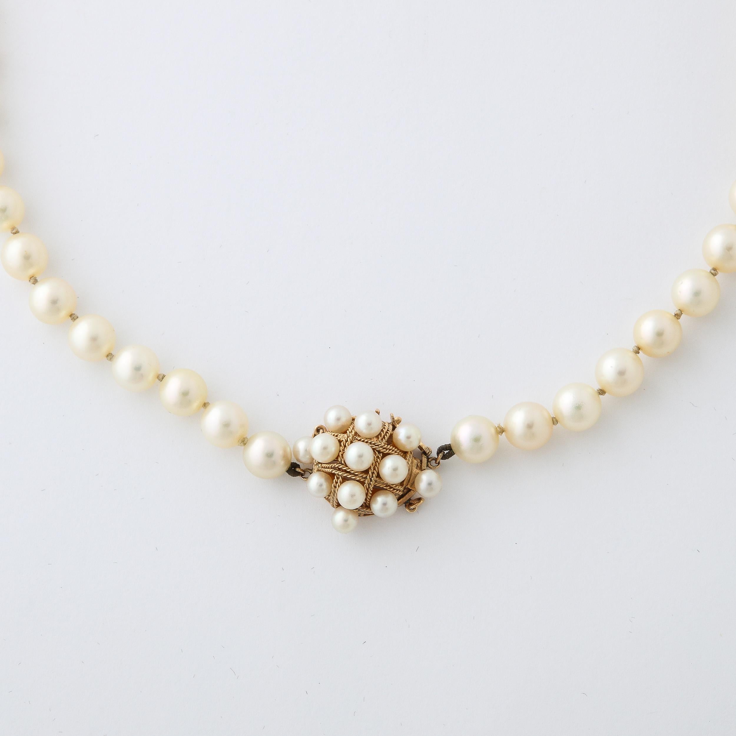 Women's or Men's Mid-Century Pearl & Gold Necklace with Cross hatch Design Clasp  For Sale