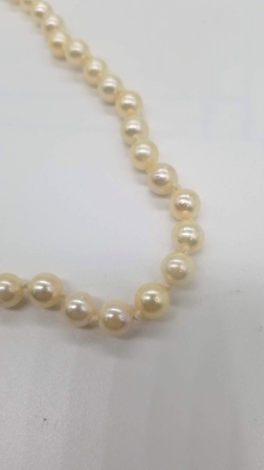Mid Century Pearl Necklace For Sale 3