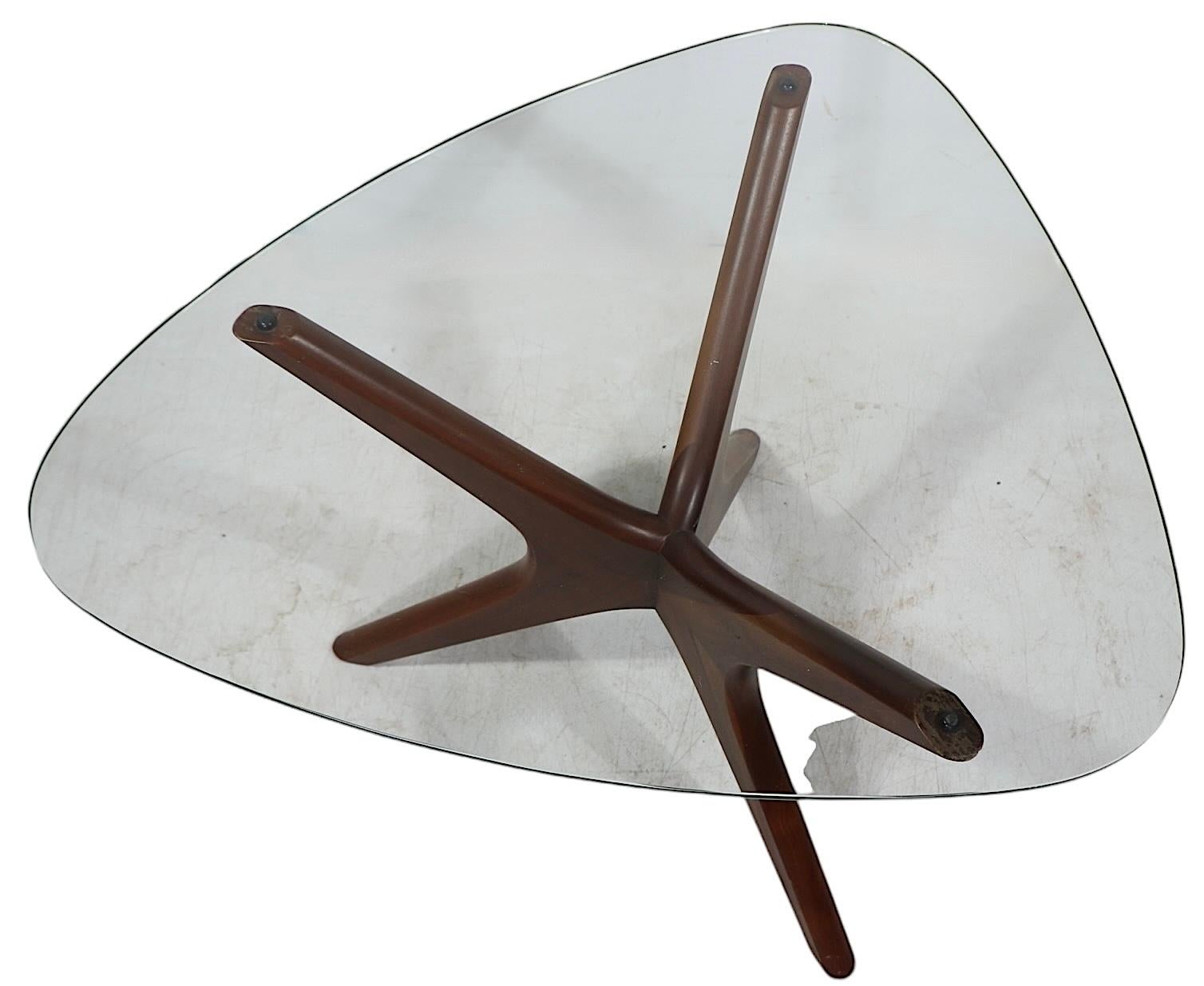 Mid Century Pearsall Jack Base Guitar Pick Top Side Table In Good Condition In New York, NY