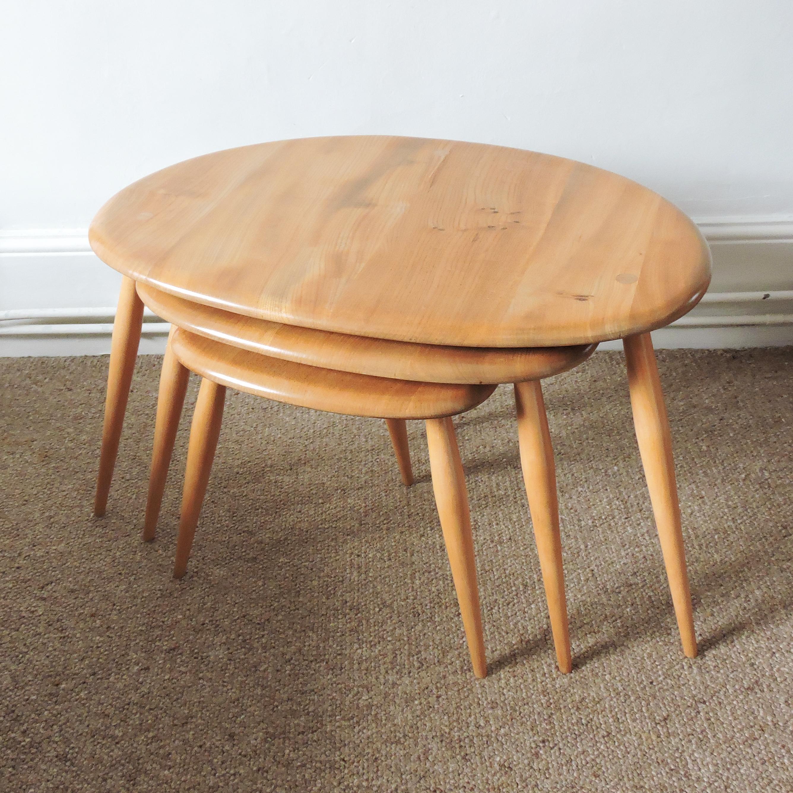 Mid-Century Modern Midcentury Pebble Nesting Table Set by Lucian Ercolani for Ercol, 1960s