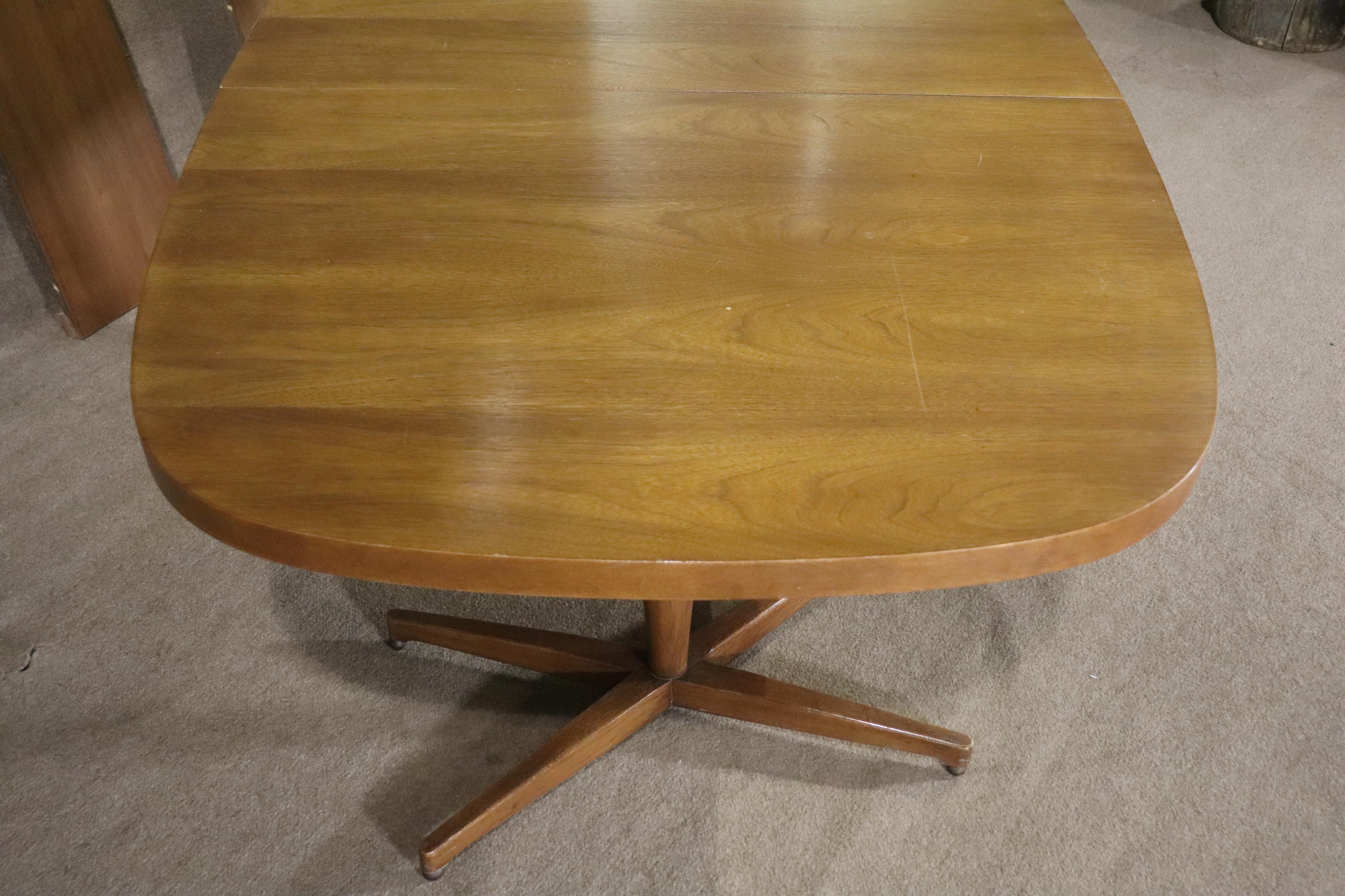 Oval dining table on two pedestals with three additional leaves. Table can accommodate many chairs when it is opened to 8 1/2 feet long.
Please confirm location NY or NJ