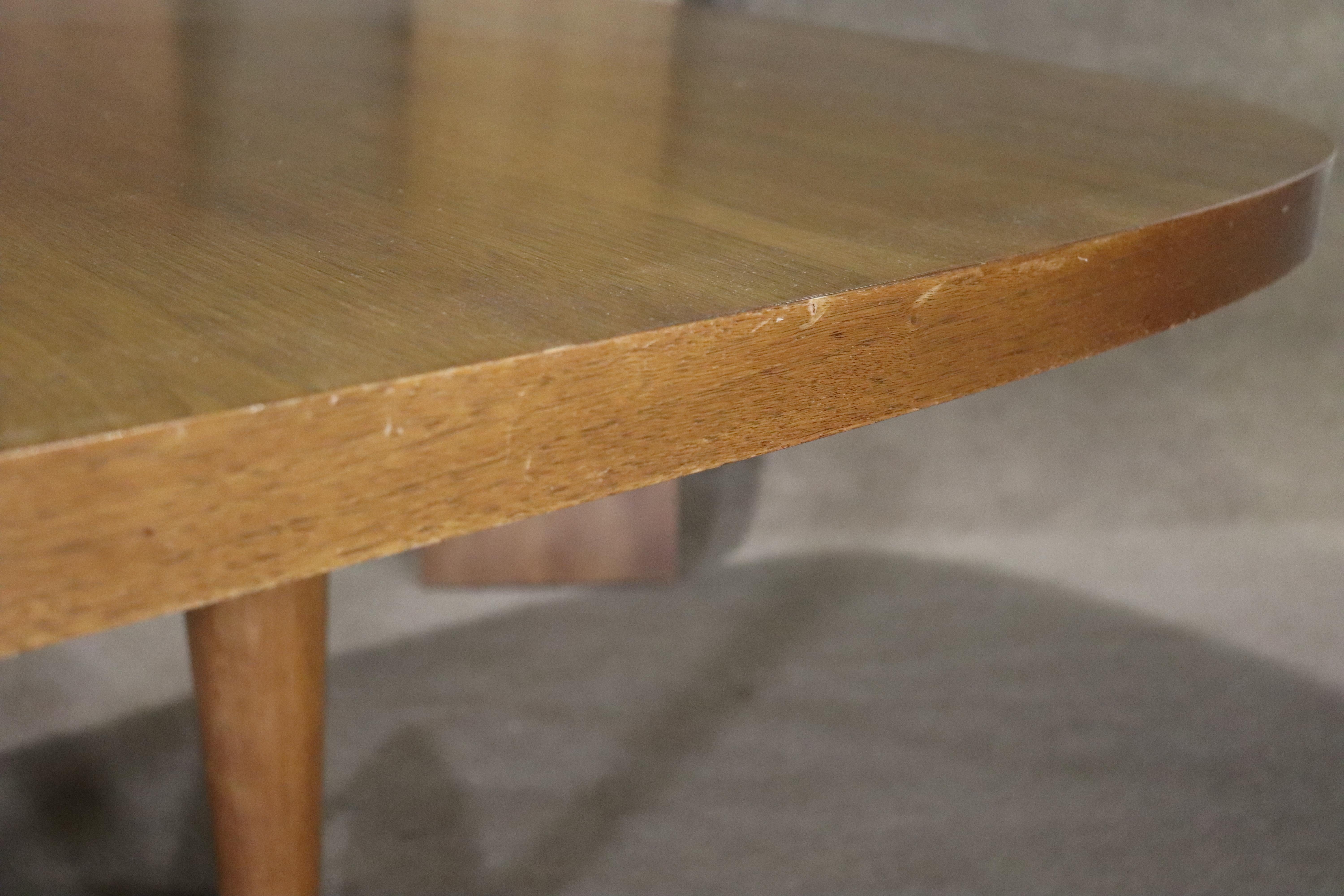20th Century Mid-Century Pedestal Dining Table For Sale