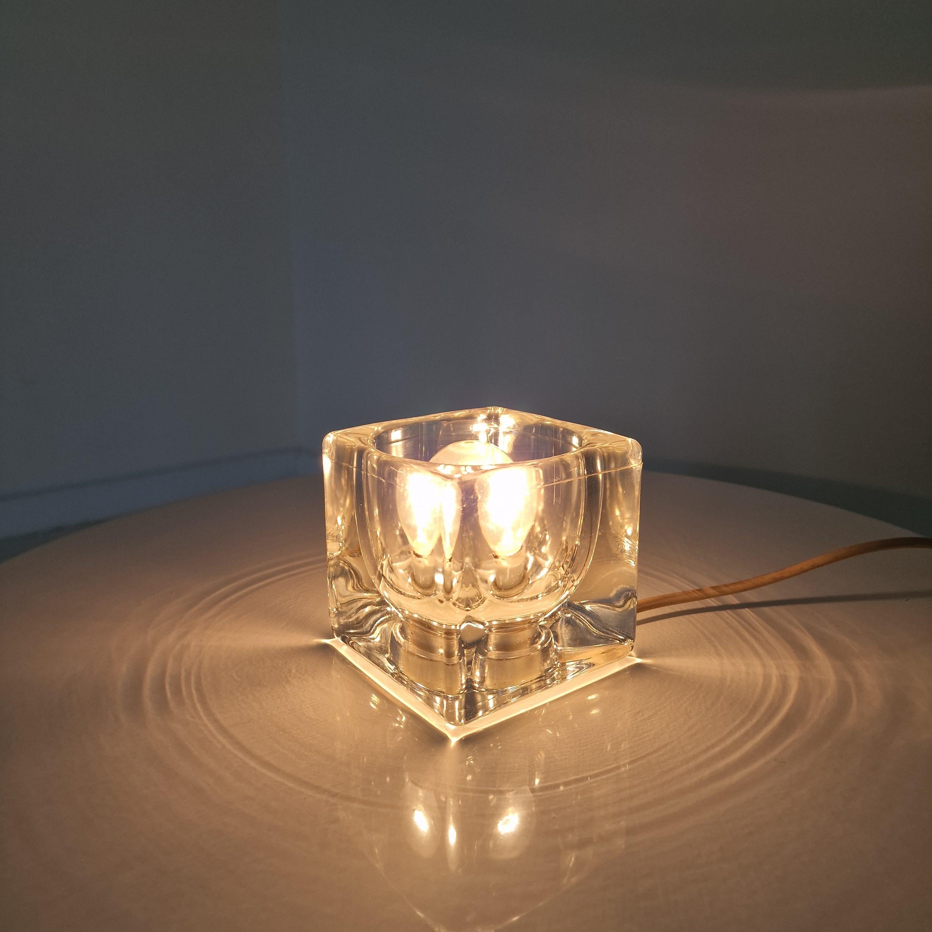 Mid Century Peil & Putzler Ice Cube Table Lamp, Germany 1970's In Good Condition For Sale In Oud Beijerland, NL