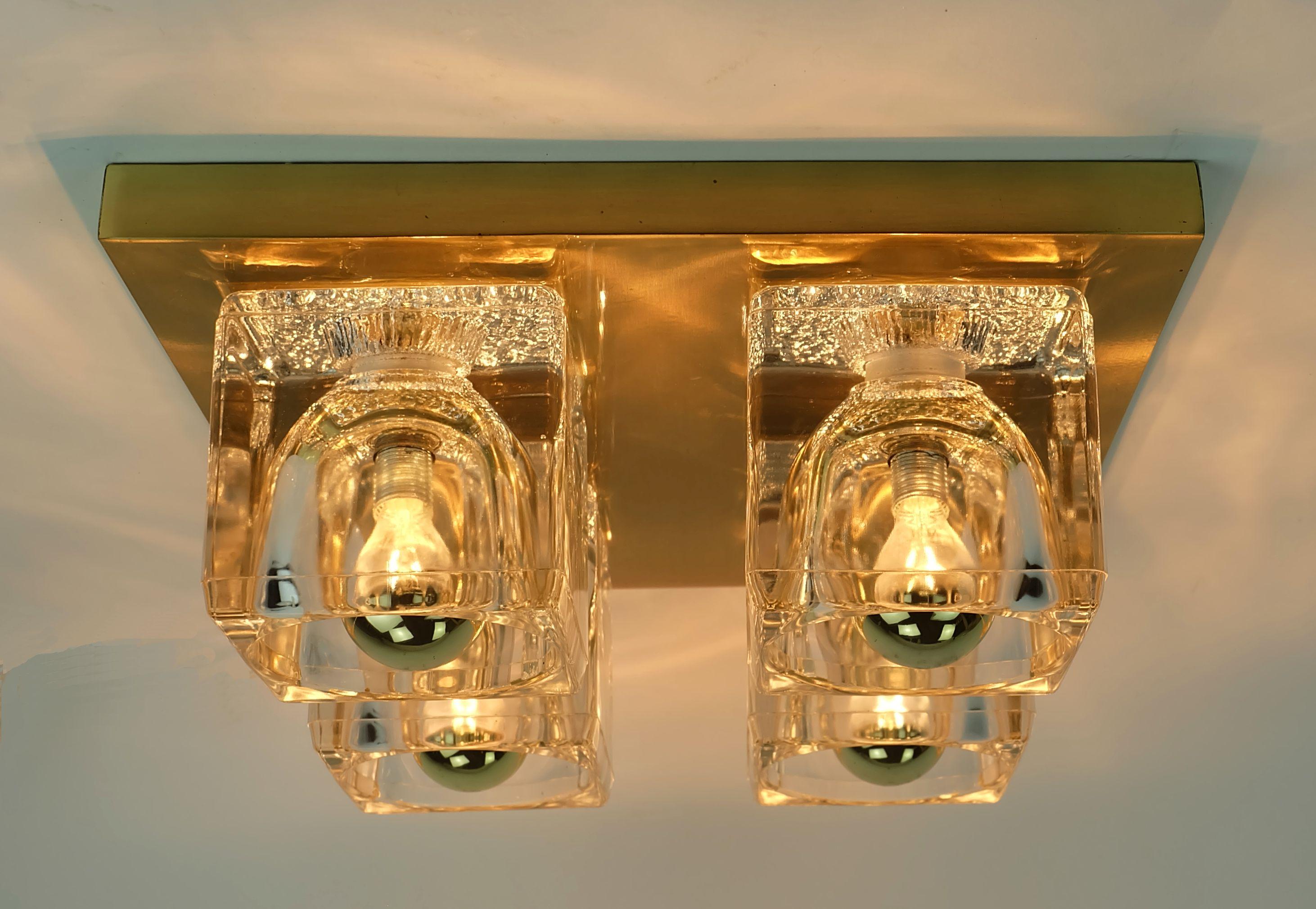 LUMIÈRE DE PLAFOND en laiton Peill & Putzler du milieu du siècle avec 4 cubes en verre 1960s/70s en vente 5