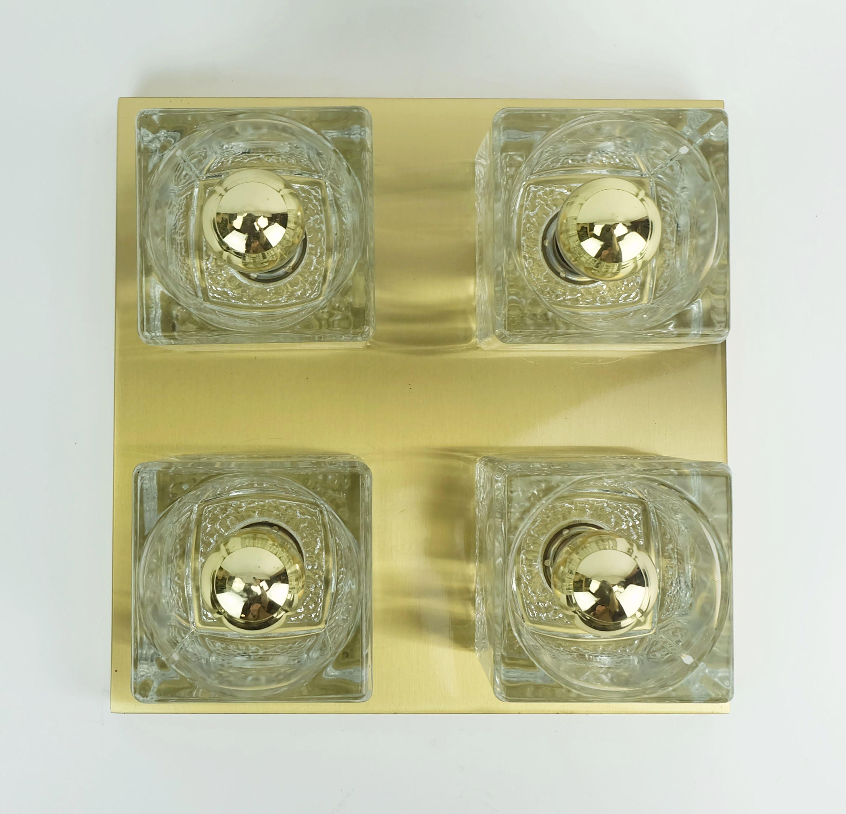 LUMIÈRE DE PLAFOND en laiton Peill & Putzler du milieu du siècle avec 4 cubes en verre 1960s/70s en vente 1