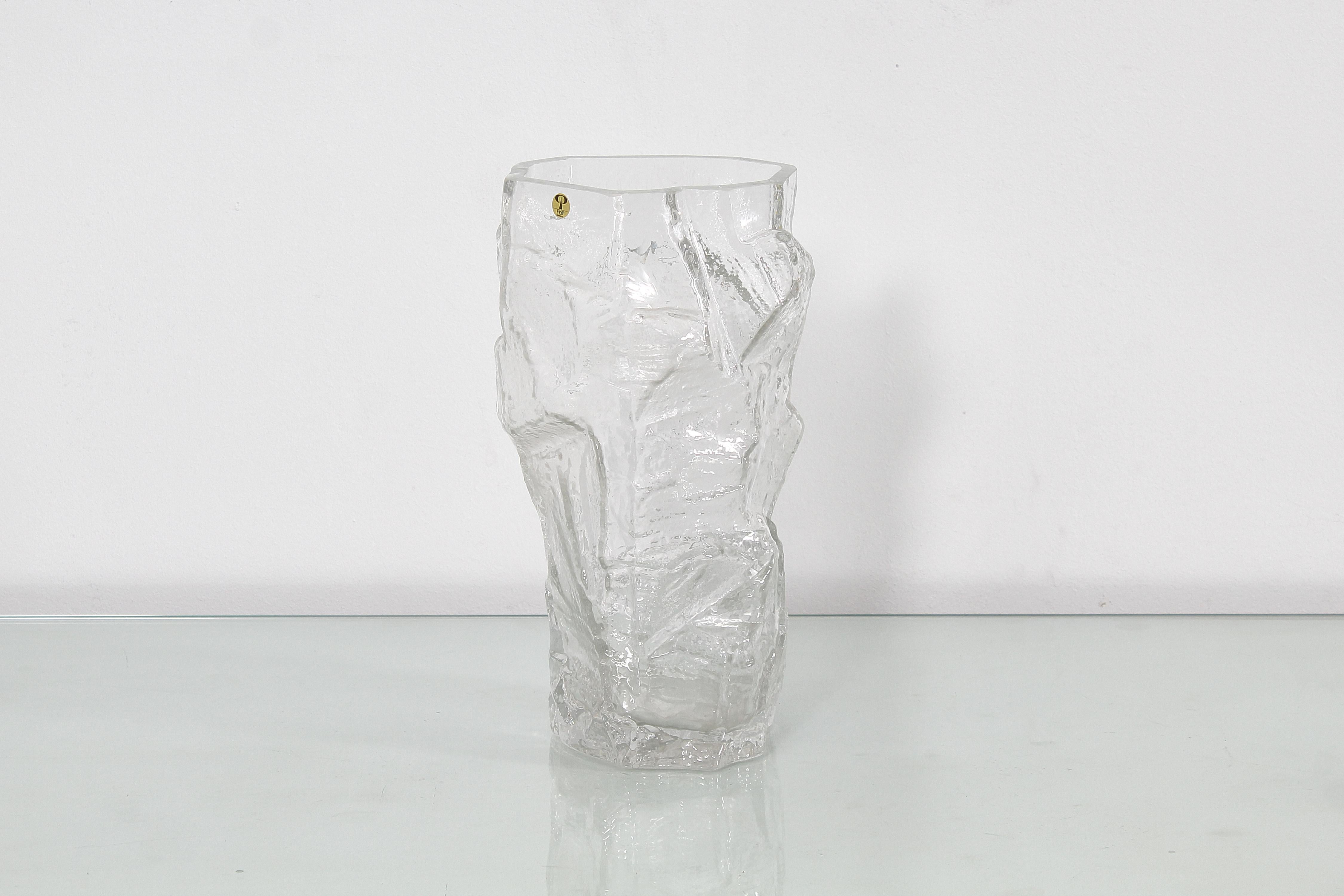 Mid-Century Modern Vase en verre glacé épais Peill & Putzler, Allemagne, 1970 en vente