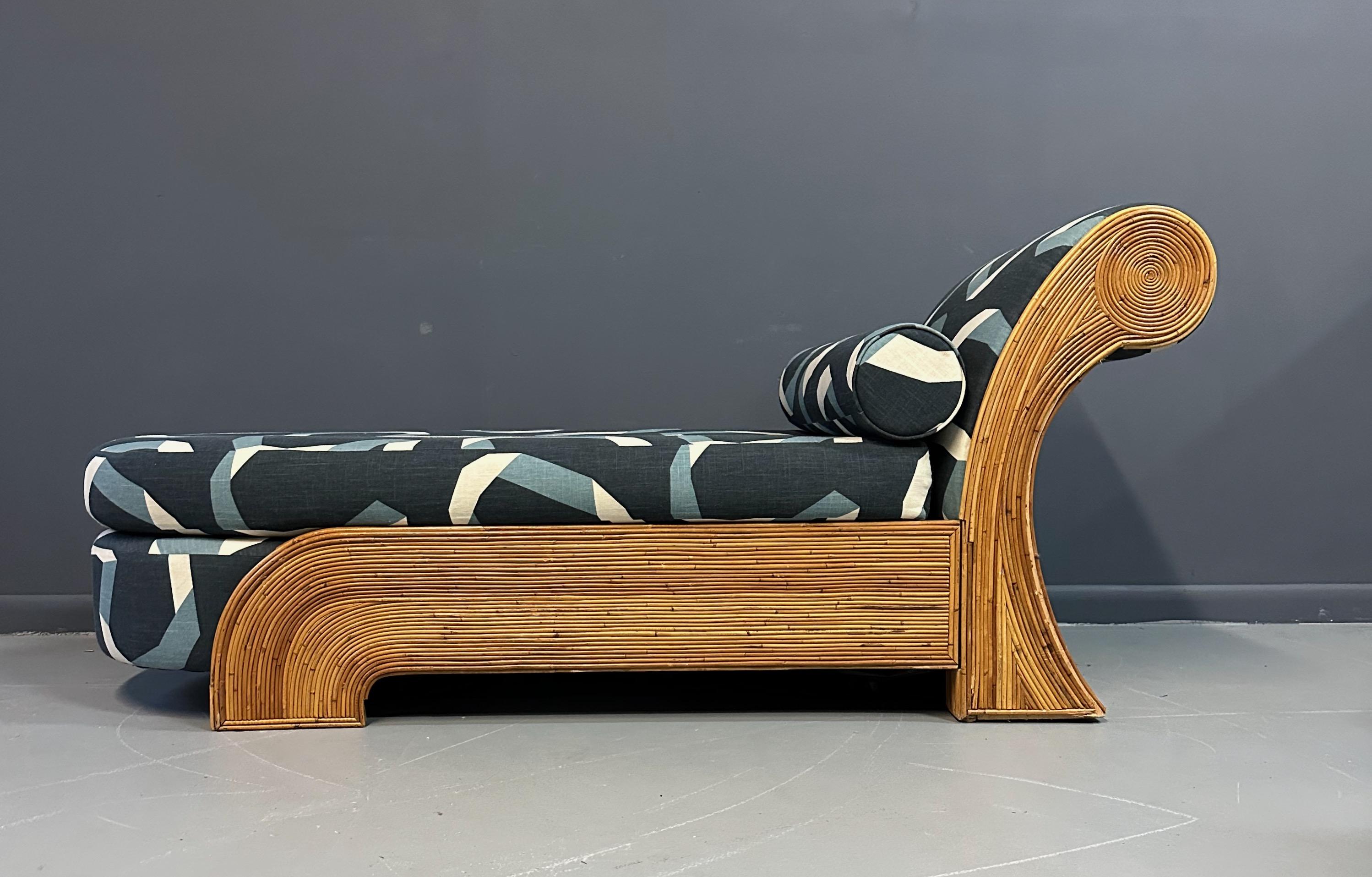 Roseau Fauteuil de salon en roseau du milieu du siècle dernier, par Comfort Designs Inc en vente