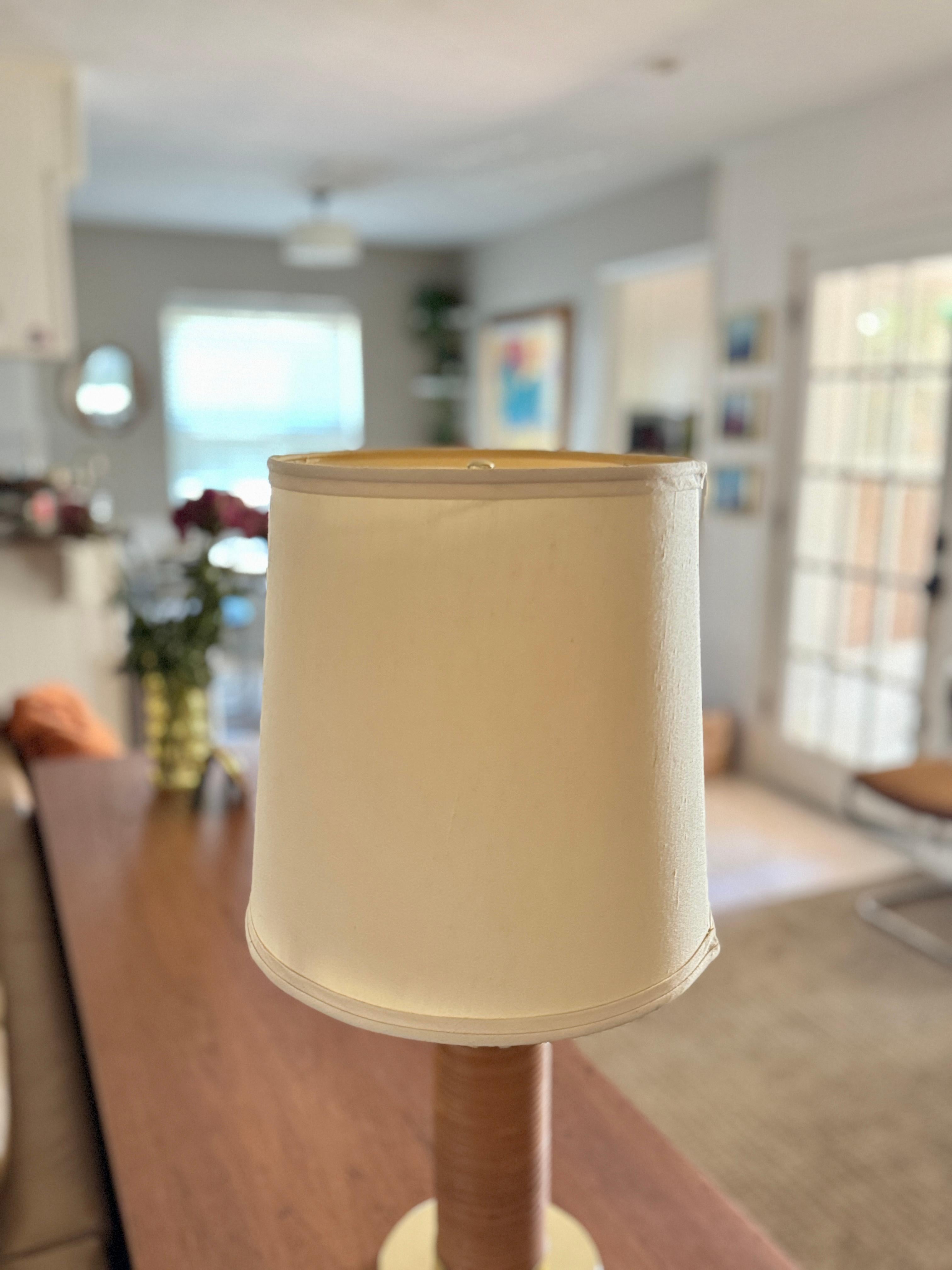 Lampe de table en roseau du milieu du siècle dans le style de Gabriella Crespi, vers les années 1970. Bon état - En vente à Houston, TX