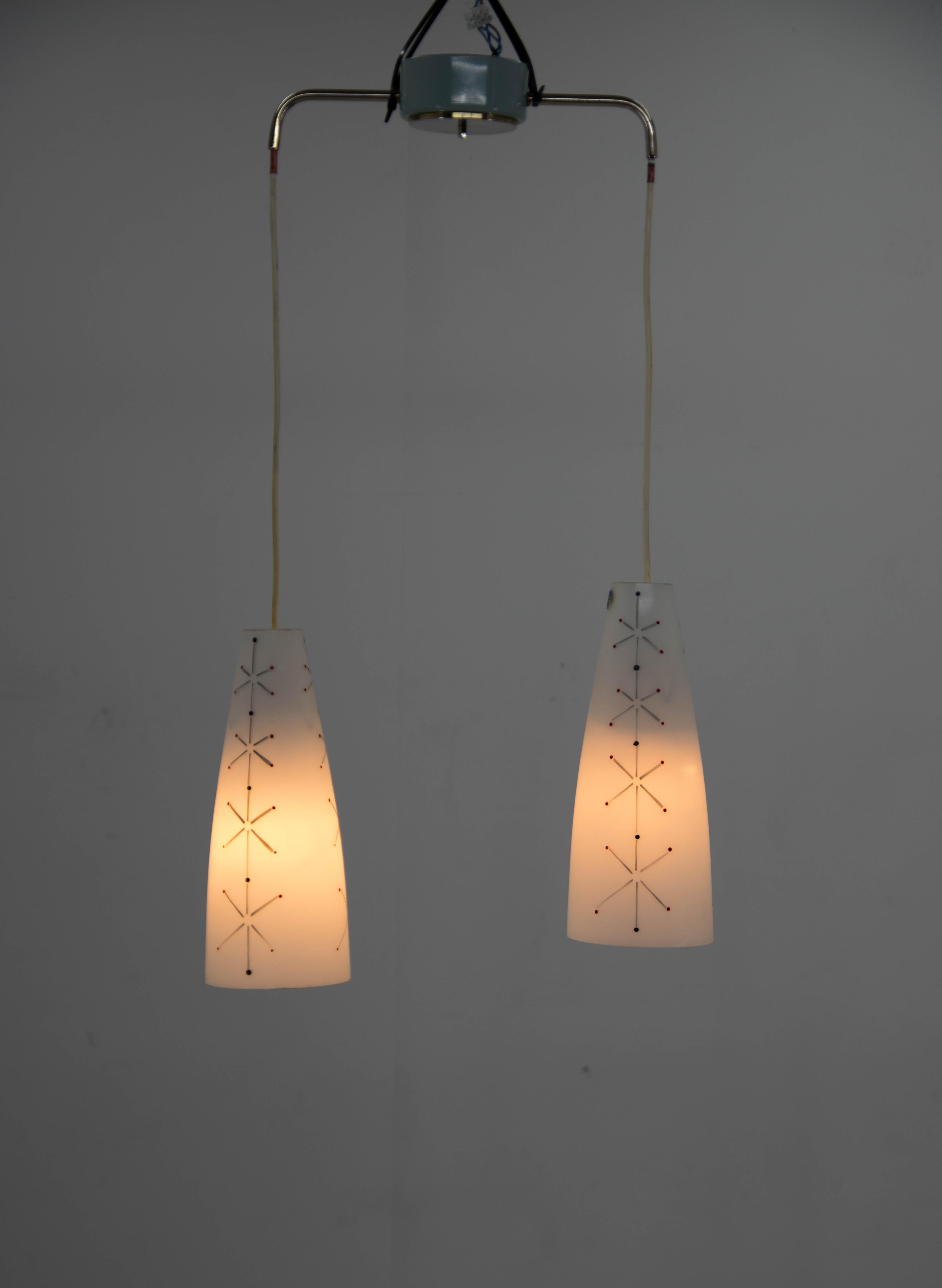 Midcentury pendant with two hand painted glass shades made in Czechoslovakia in1950s.
Very good original condition.
2x40W, E25-E27 bulbs
US wiring compatible.
