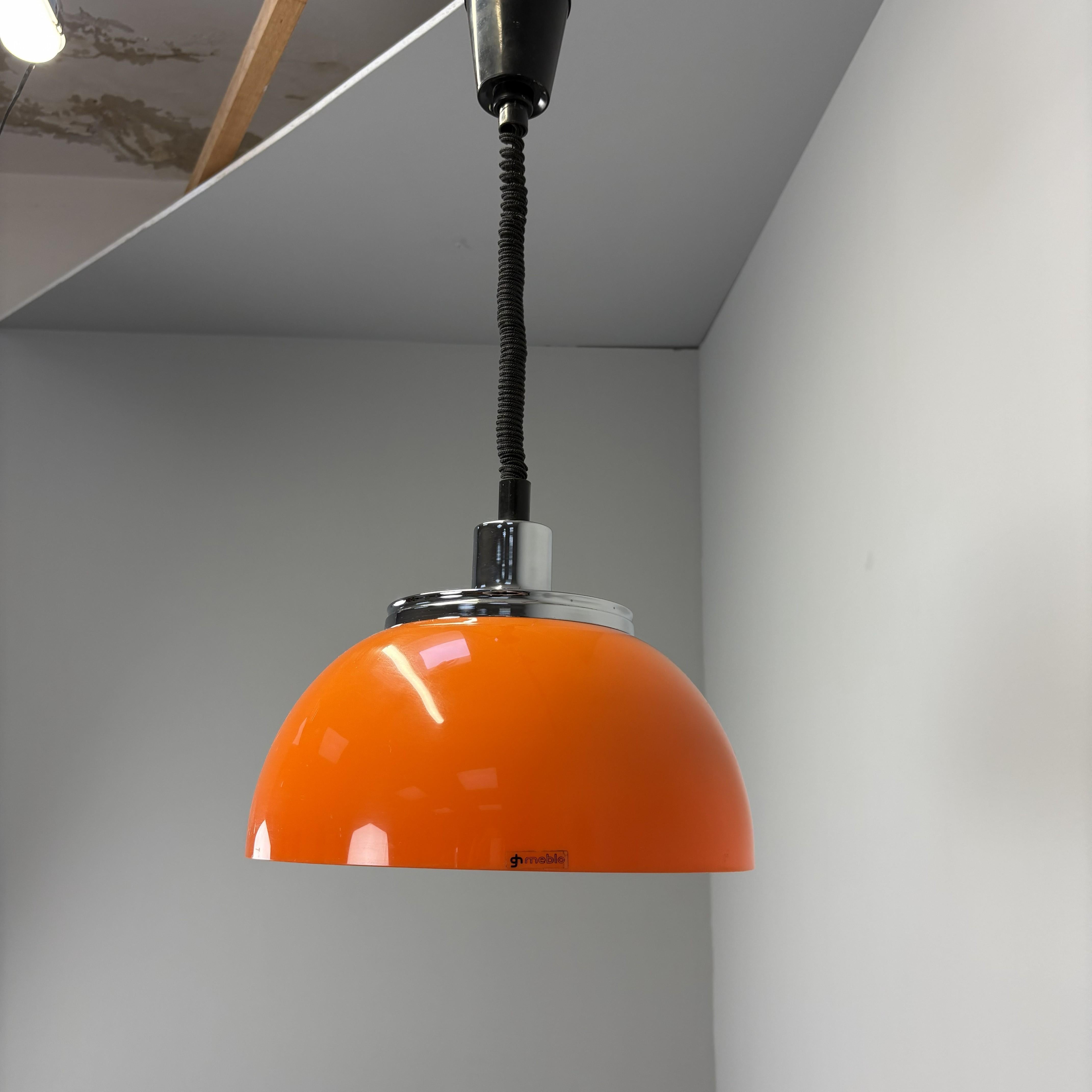 - Mid-century Pendant by Meblo, Harvey Guzziny, 1970s, Italy,
- made of plastic, fabric and metal,
- shows signs of wear and age (scratches, etc.),
- in good original condition.