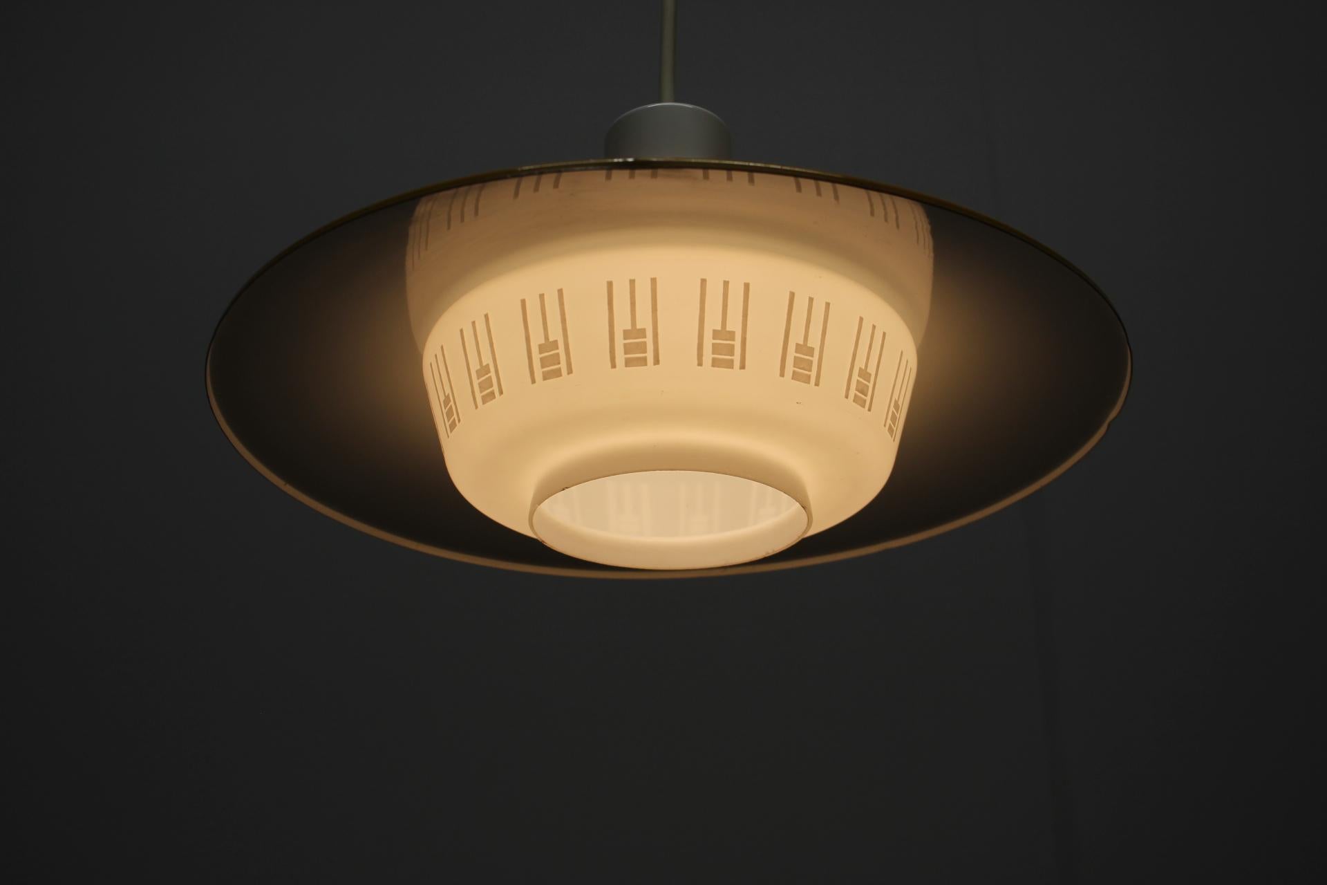 Ciondolo di metà secolo di Napako, 1960, Cecoslovacchia in vendita 6