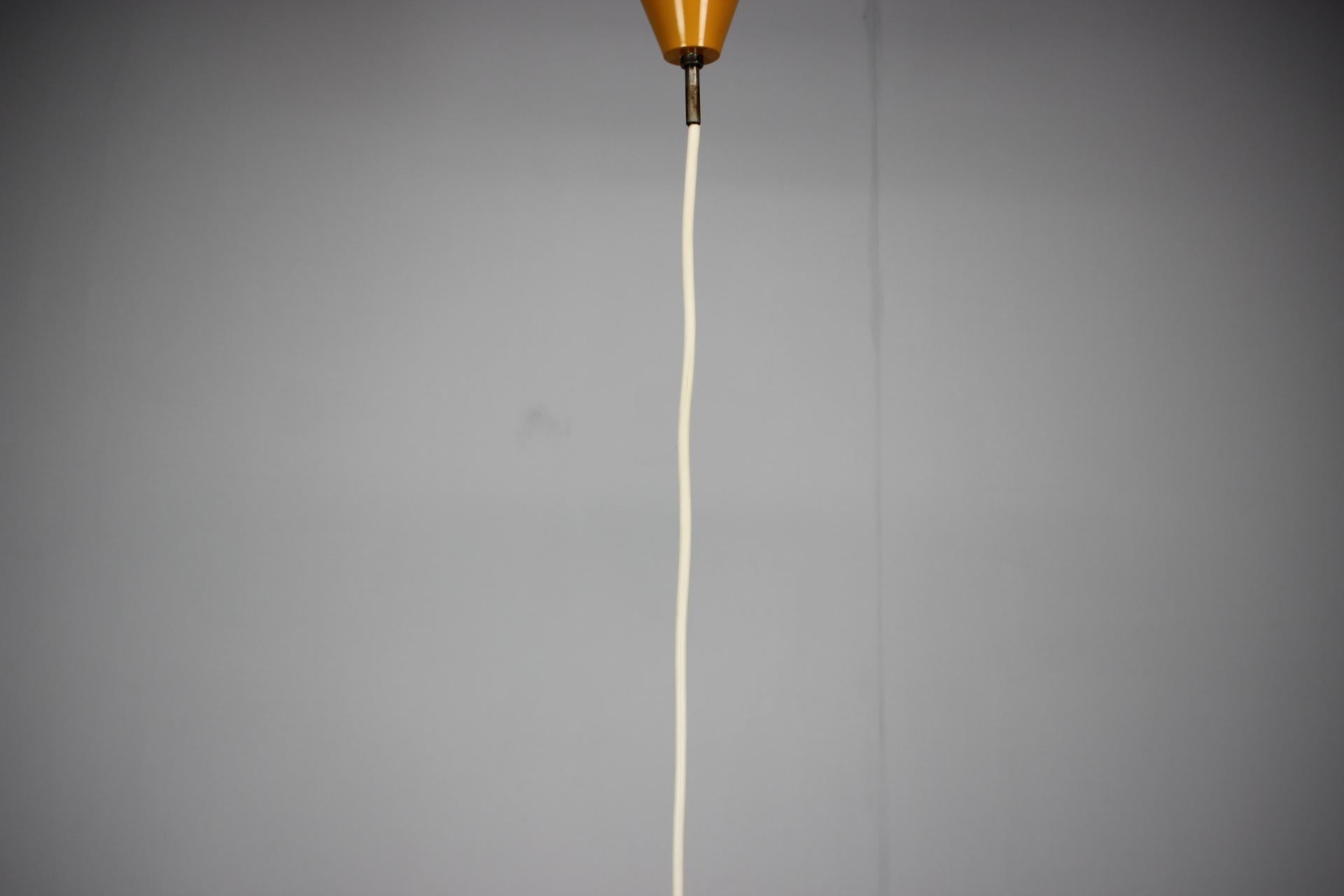 Ciondolo di metà secolo di Napako, 1960, Cecoslovacchia In condizioni buone in vendita a Praha, CZ