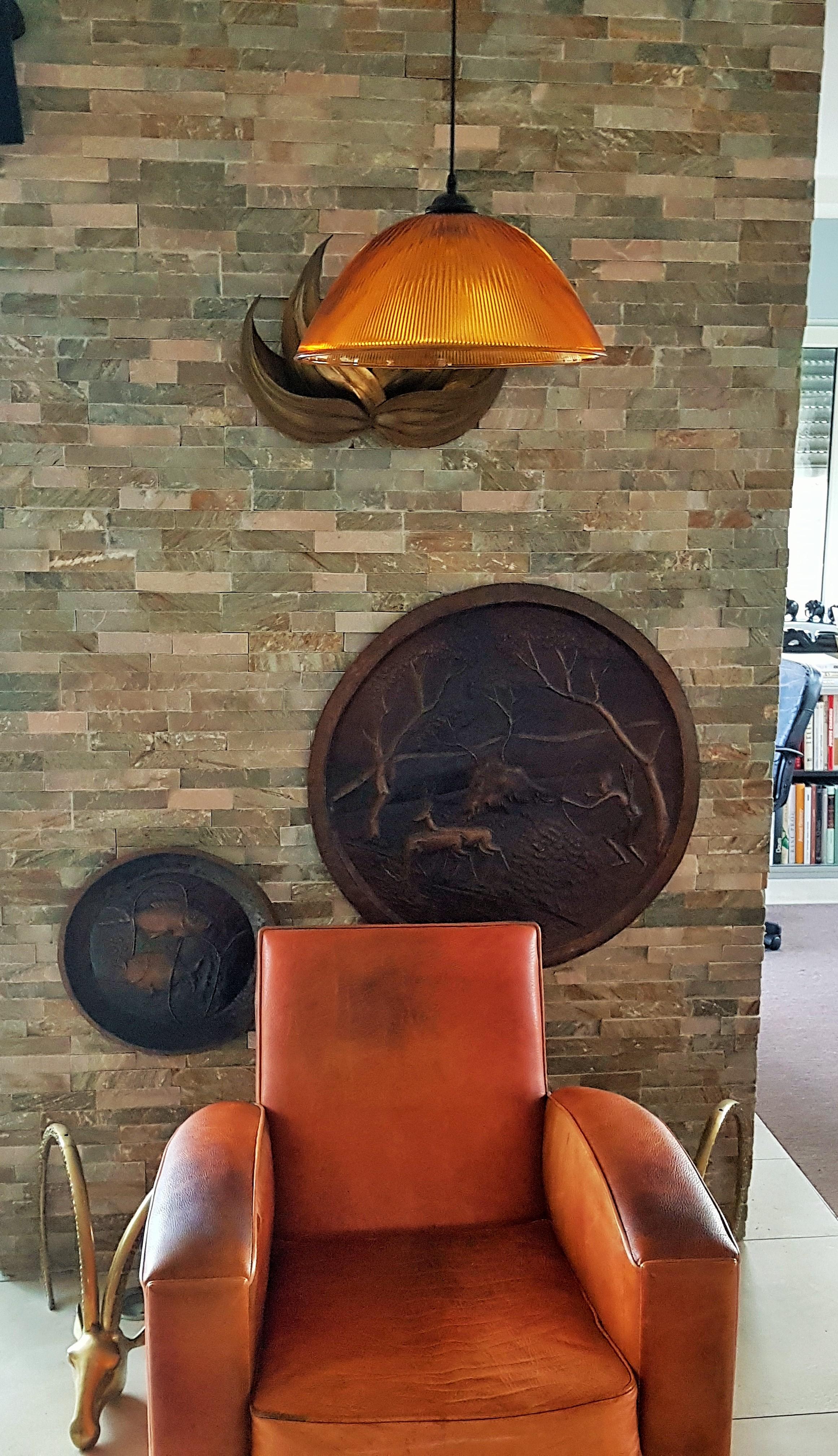Mid-Century Pendelleuchte Holophane, Italien 1960er Jahre.
seltene orange Farbe.
höhenverstellbar.
neu verkabelt.
