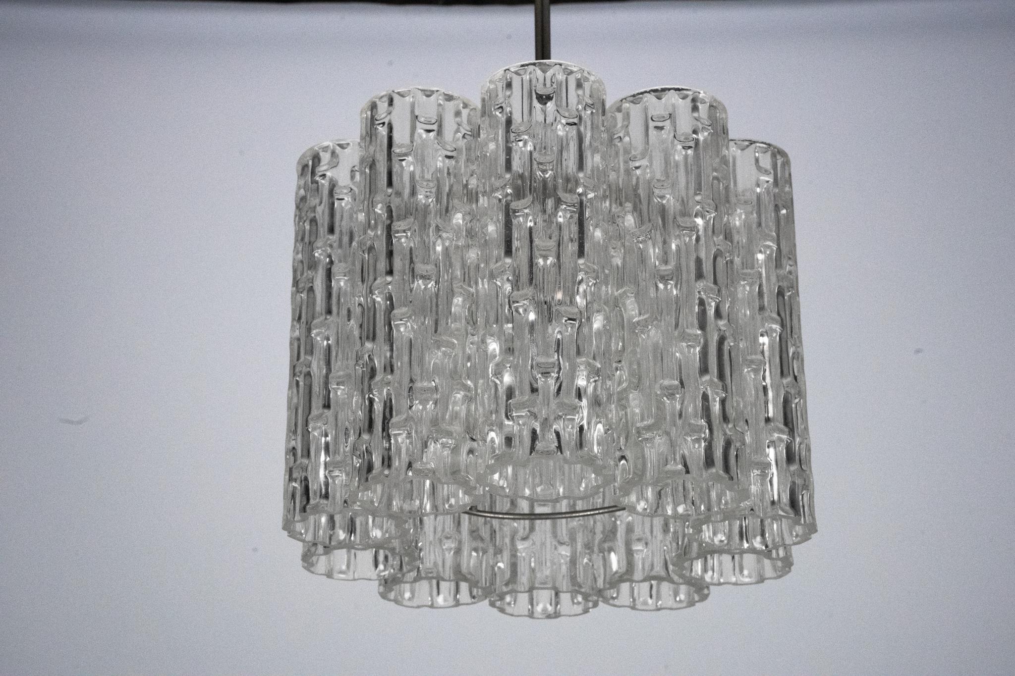 Mid-Century pendant in Murano glass elements and chrome. Italy 1960s In Good Condition For Sale In Catania, CT