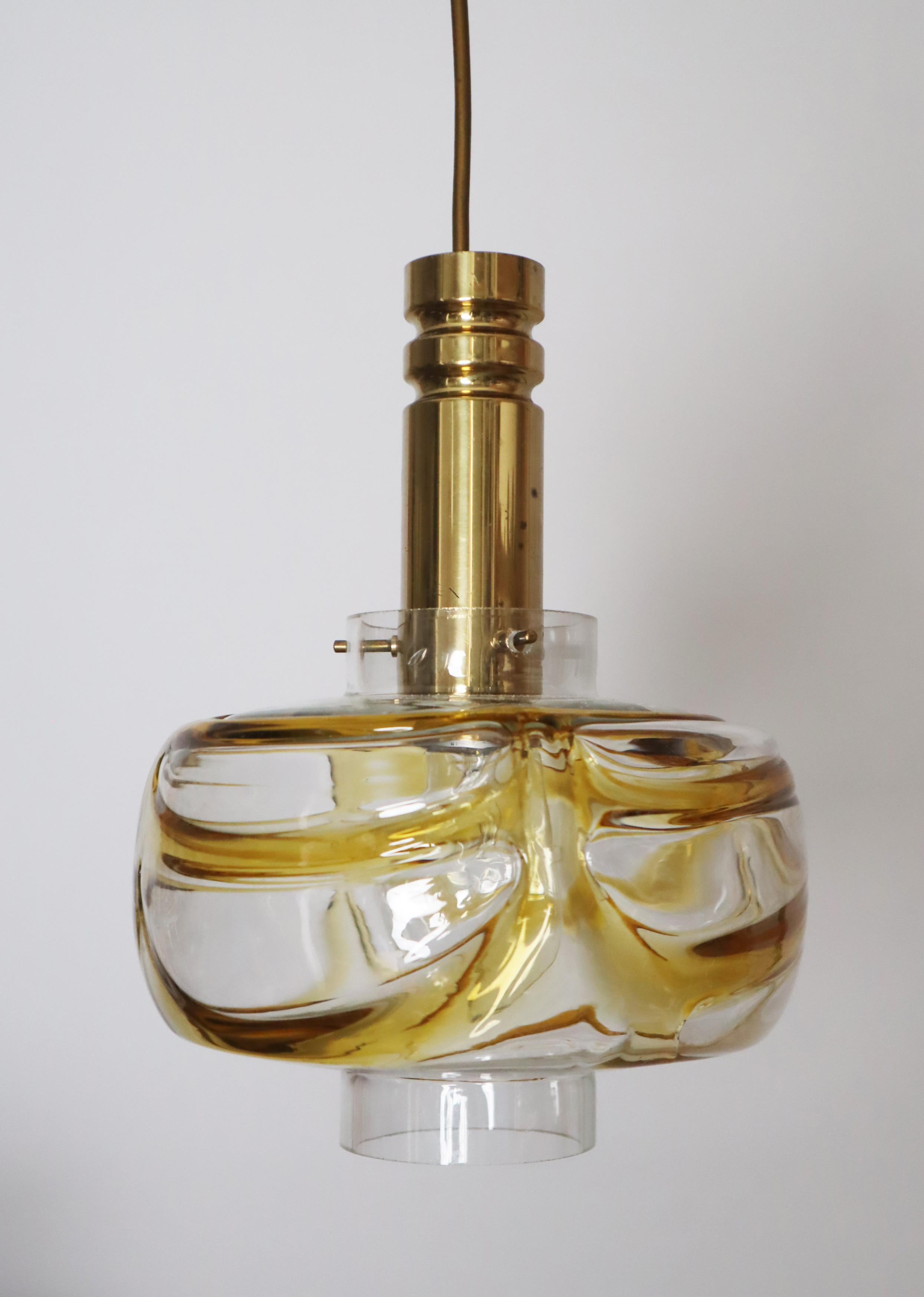 Mid-Century Pendant Lamp made of Murano Glass with Gold Yellow Waves and Brass For Sale 6