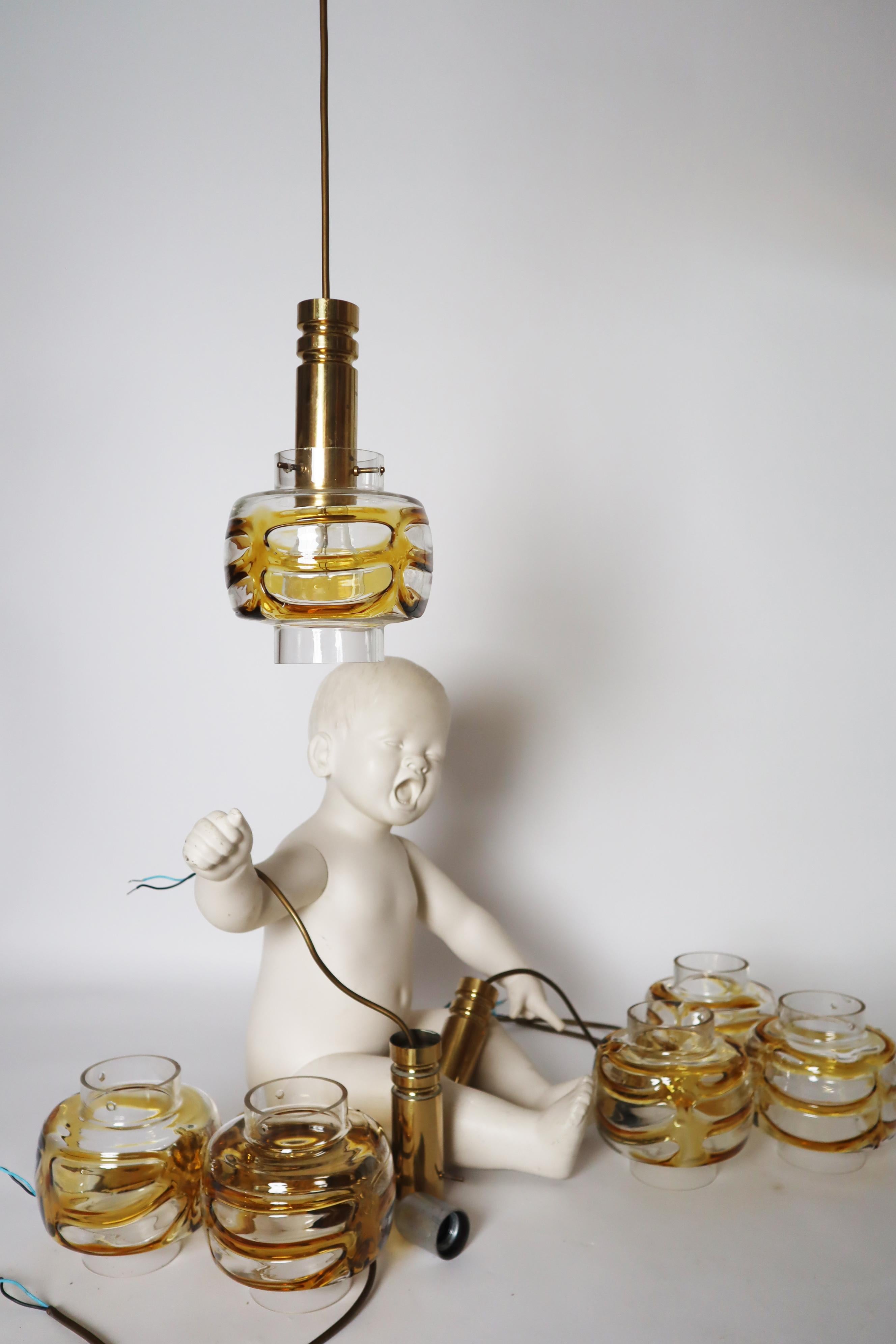 Mid-Century Pendant Lamp made of Murano Glass with Gold Yellow Waves and Brass For Sale 7