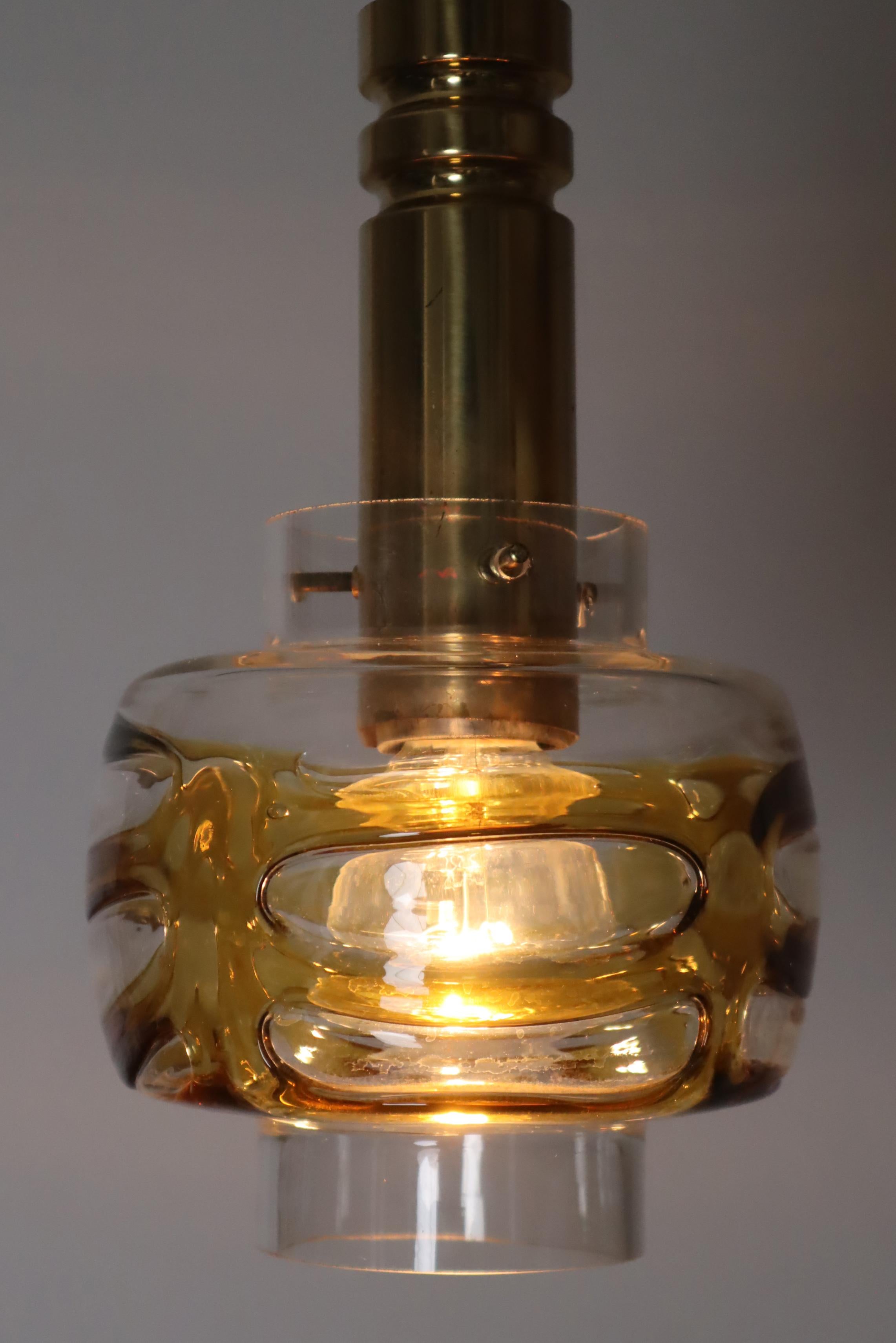 Mid-Century Pendant Lamp made of Murano Glass with Gold Yellow Waves and Brass For Sale 2