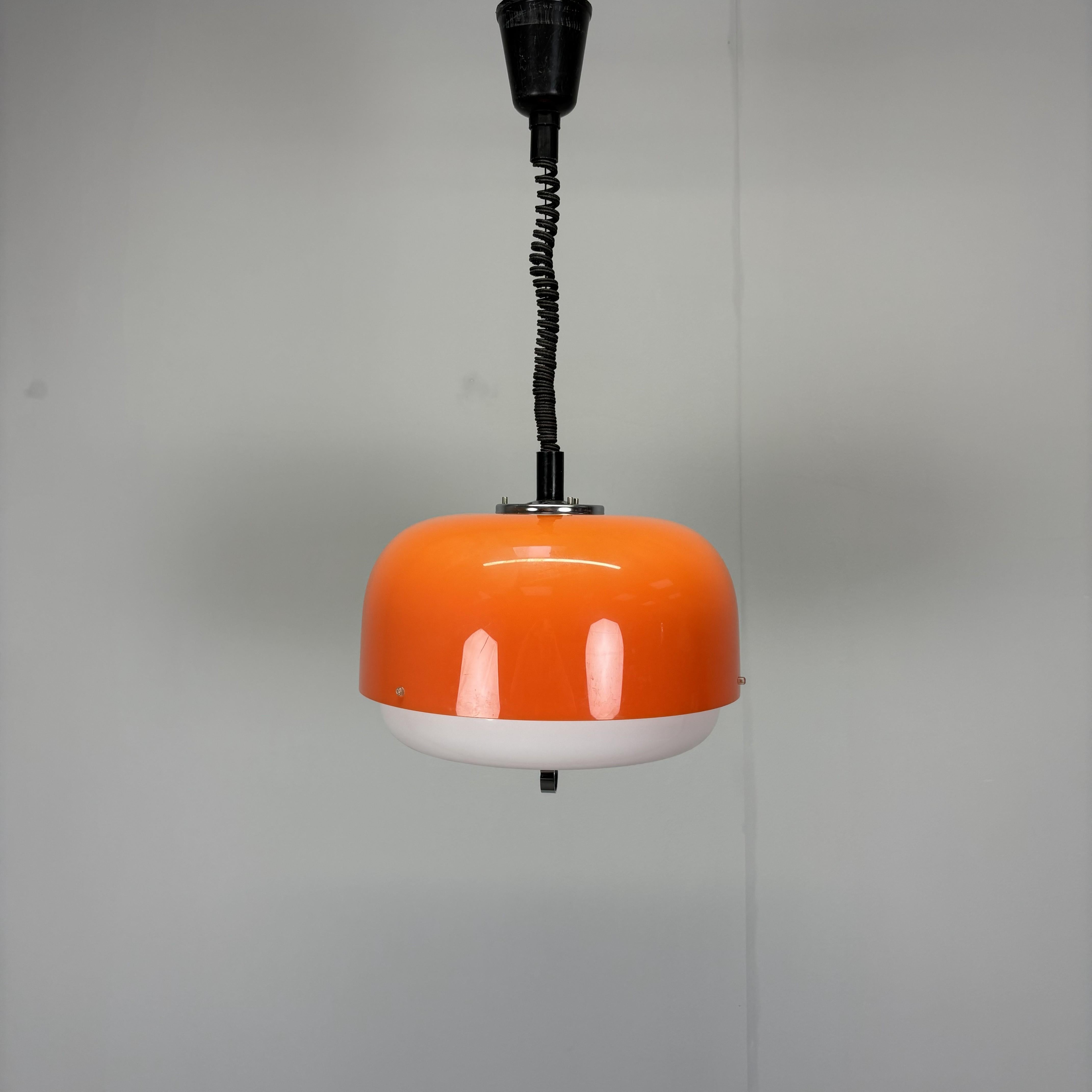 italien Pendentif Medusa du milieu du siècle par Luigi Massoni pour Guzzini, années 1970, Italie en vente