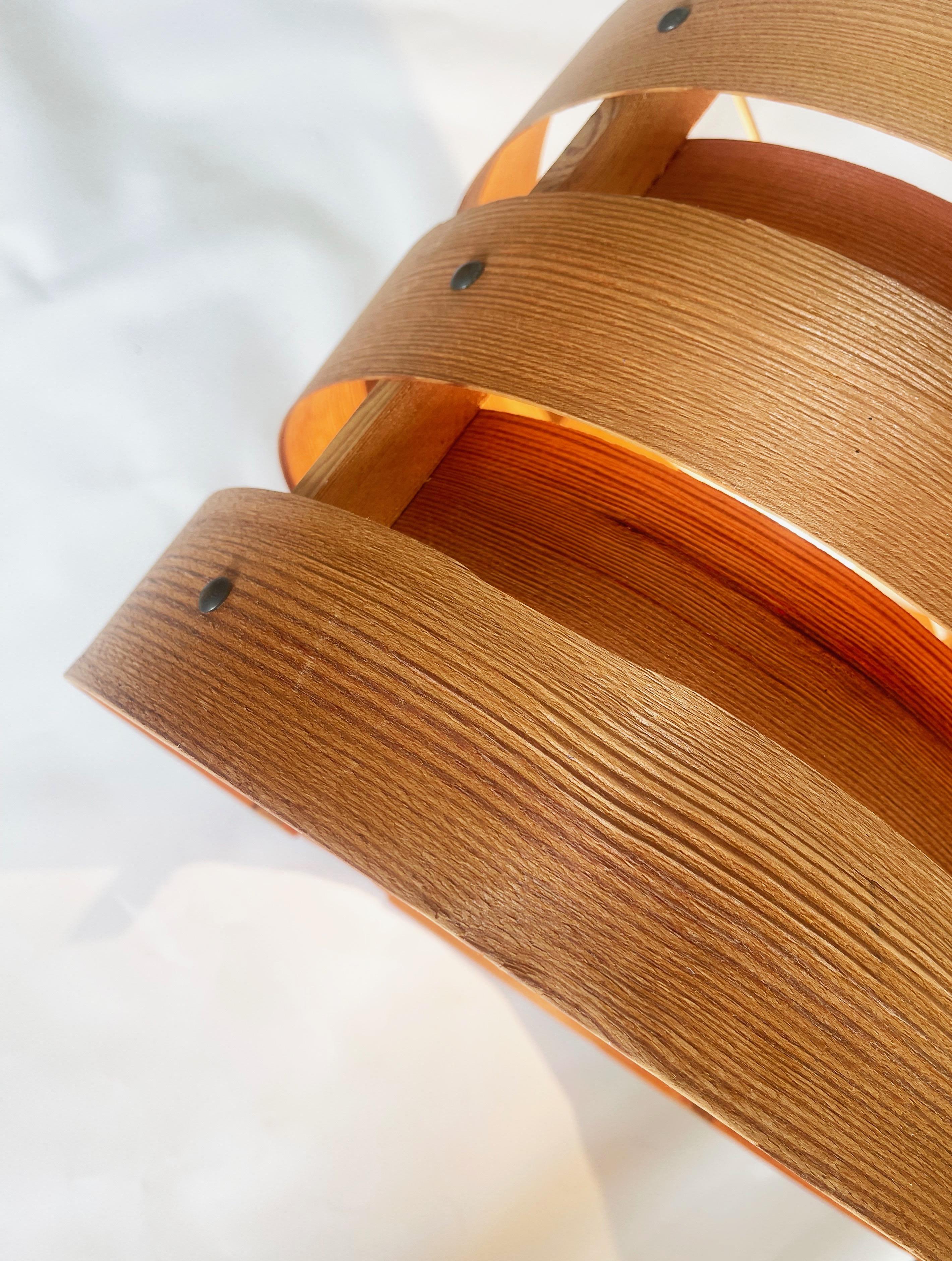 Pendentif scandinave design du milieu du siècle en bois des années 60, style H. A. Jakobsson en vente 3