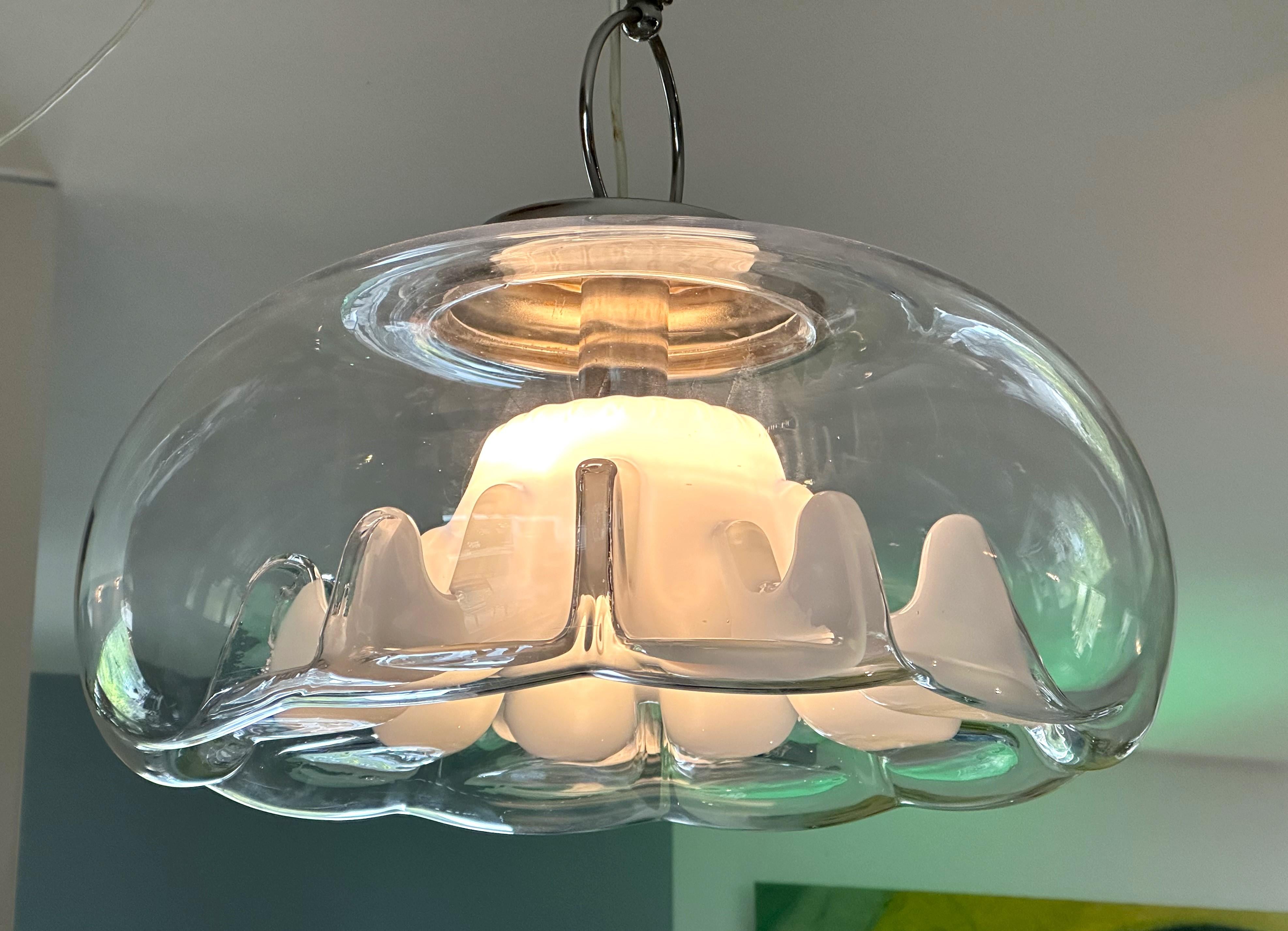 Mid Century Pendant Toni Zuccheri for VeArt, Italy 1960.
height adjustable.
chrome in good vintage condition.
bulb e27