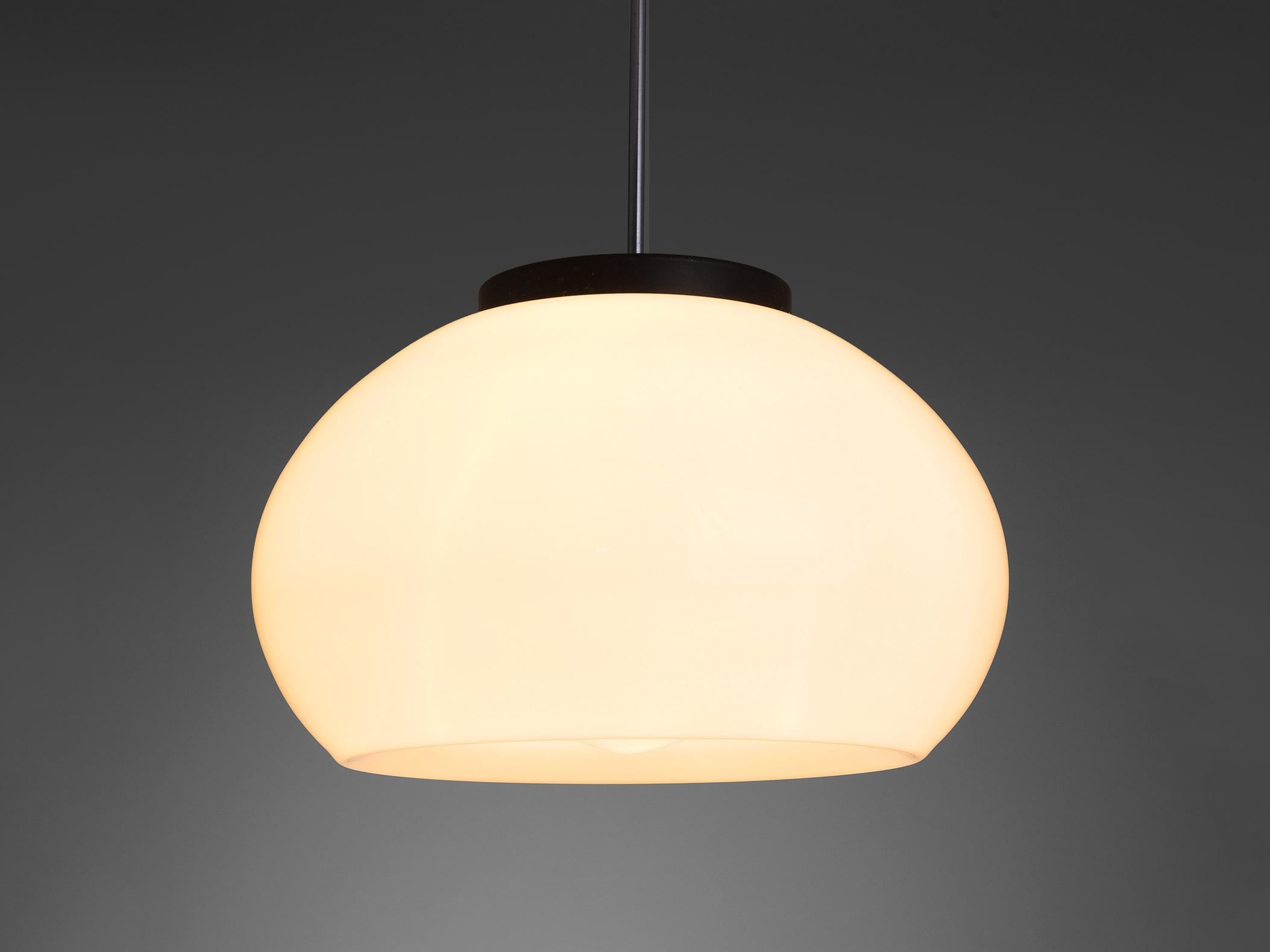 Mid-Century Pendants in Glass  In Good Condition For Sale In Waalwijk, NL